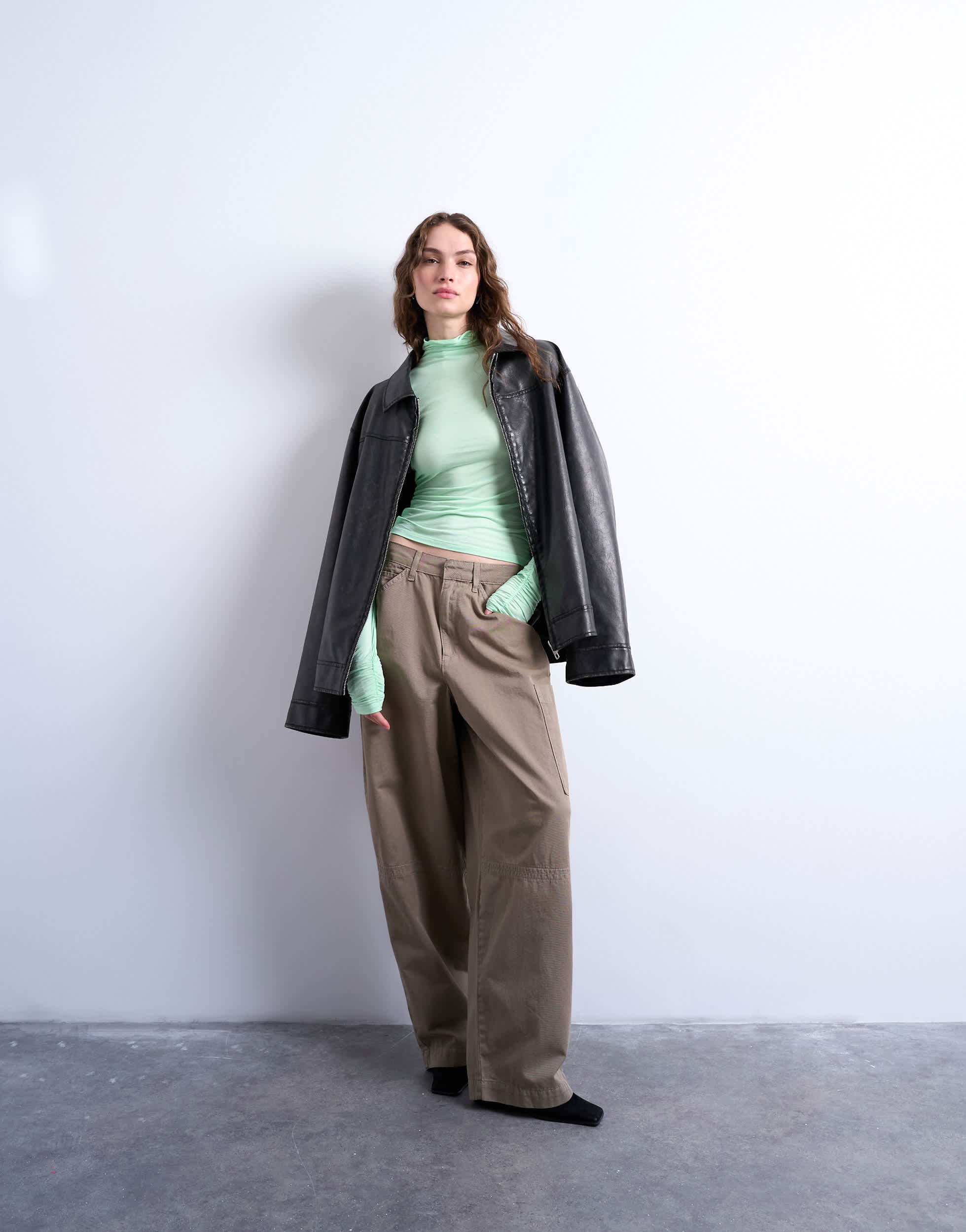 Topshop seam detail barrel leg trouser in mushroom