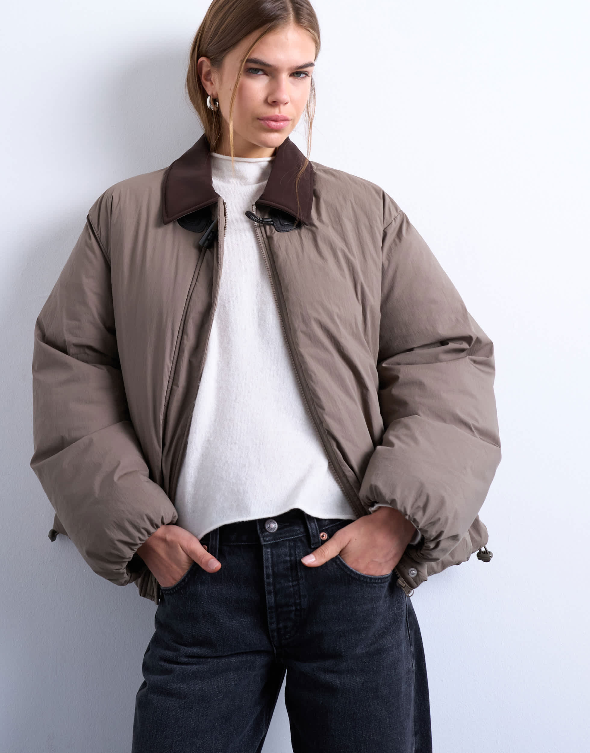 Topshop wattierter Nylon-Automantel mit kontrastierendem Wildlederkragen in Khaki