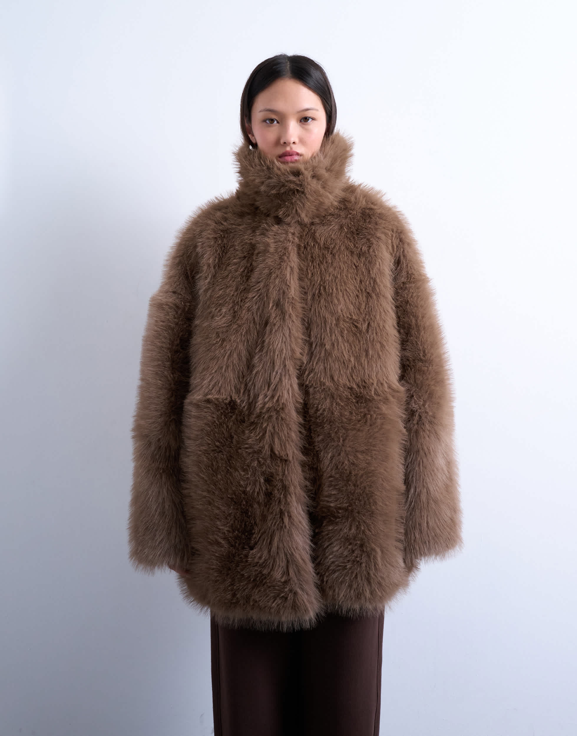 Topshop mittellanger Mantel aus Kunstpelz mit Stehkragen in Nerz