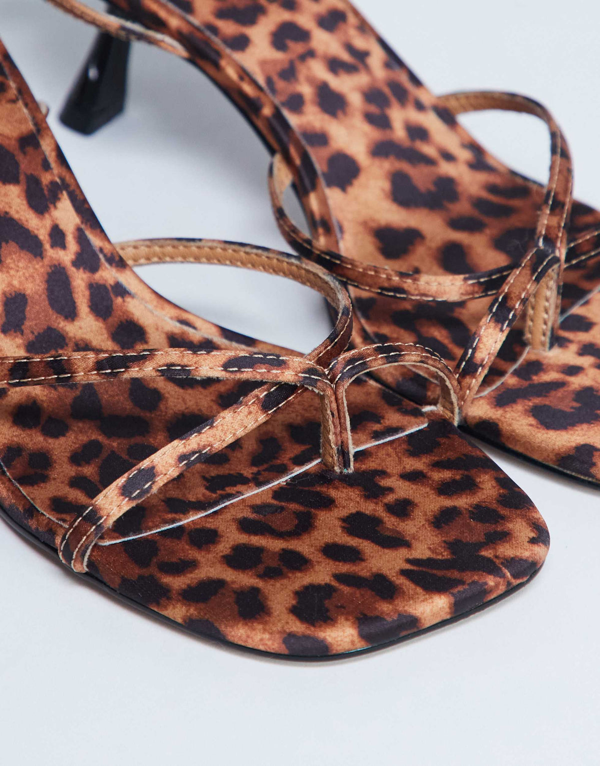 Topshop Ila toe loop mid heel sandal in leopard print