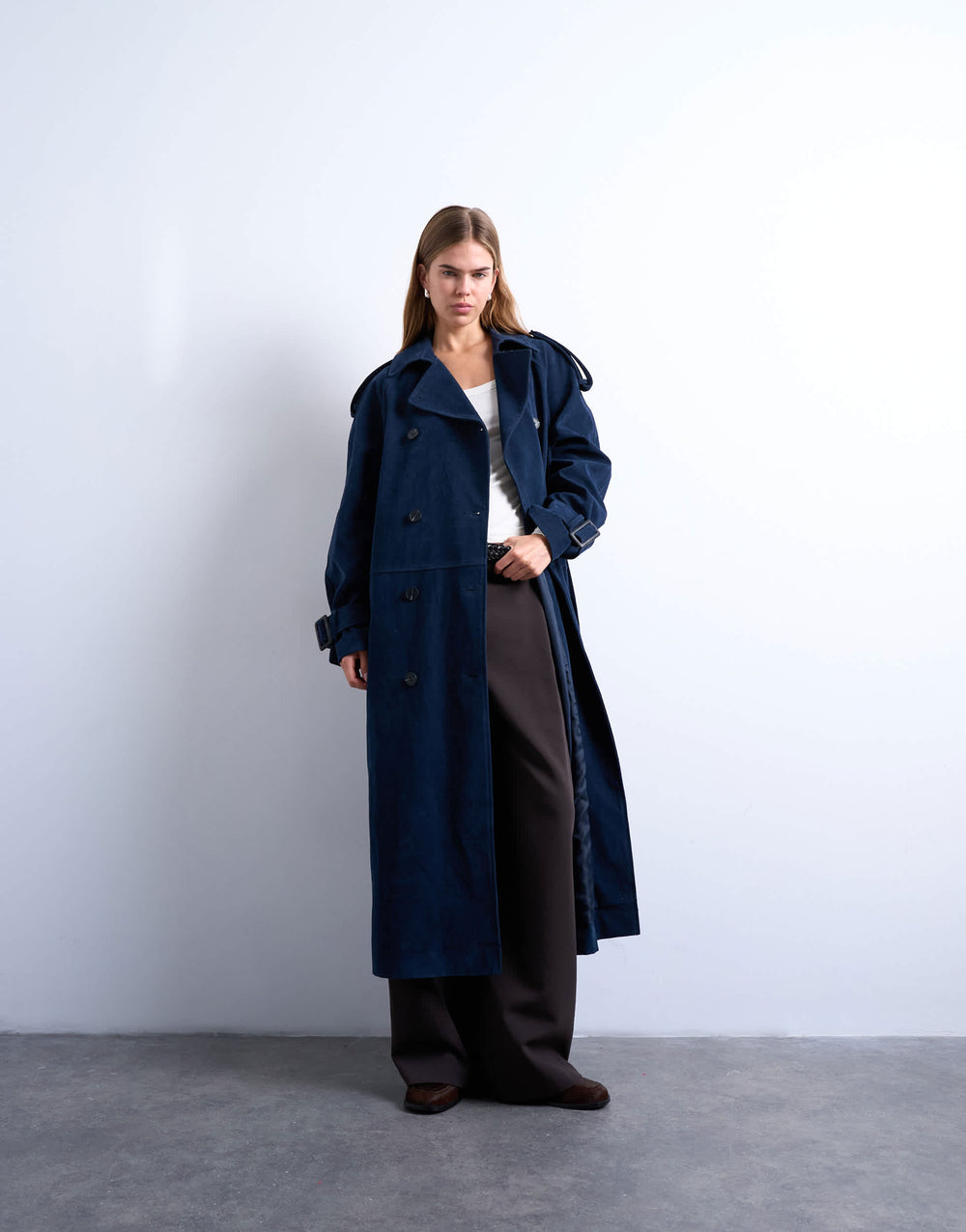 Topshop langer, übergroßer Trenchcoat aus Wildlederimitat in Marineblau