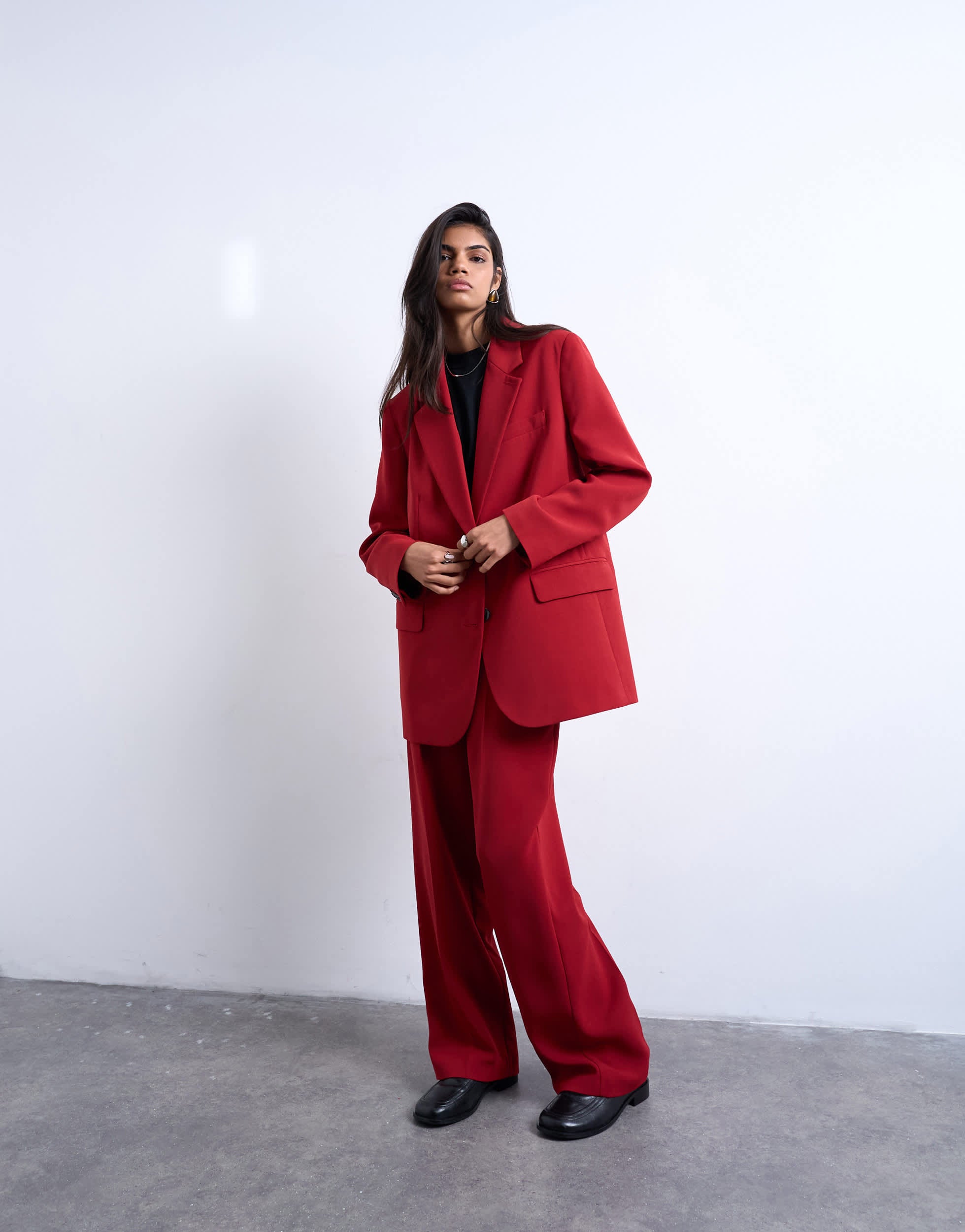 Topshop Set, mittelhoch geschnittene, gerade geschnittene Hose in Kirschrot