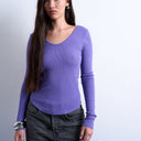 Topshop geripptes Langarmshirt mit V-Ausschnitt und abgerundetem Saum in Lila