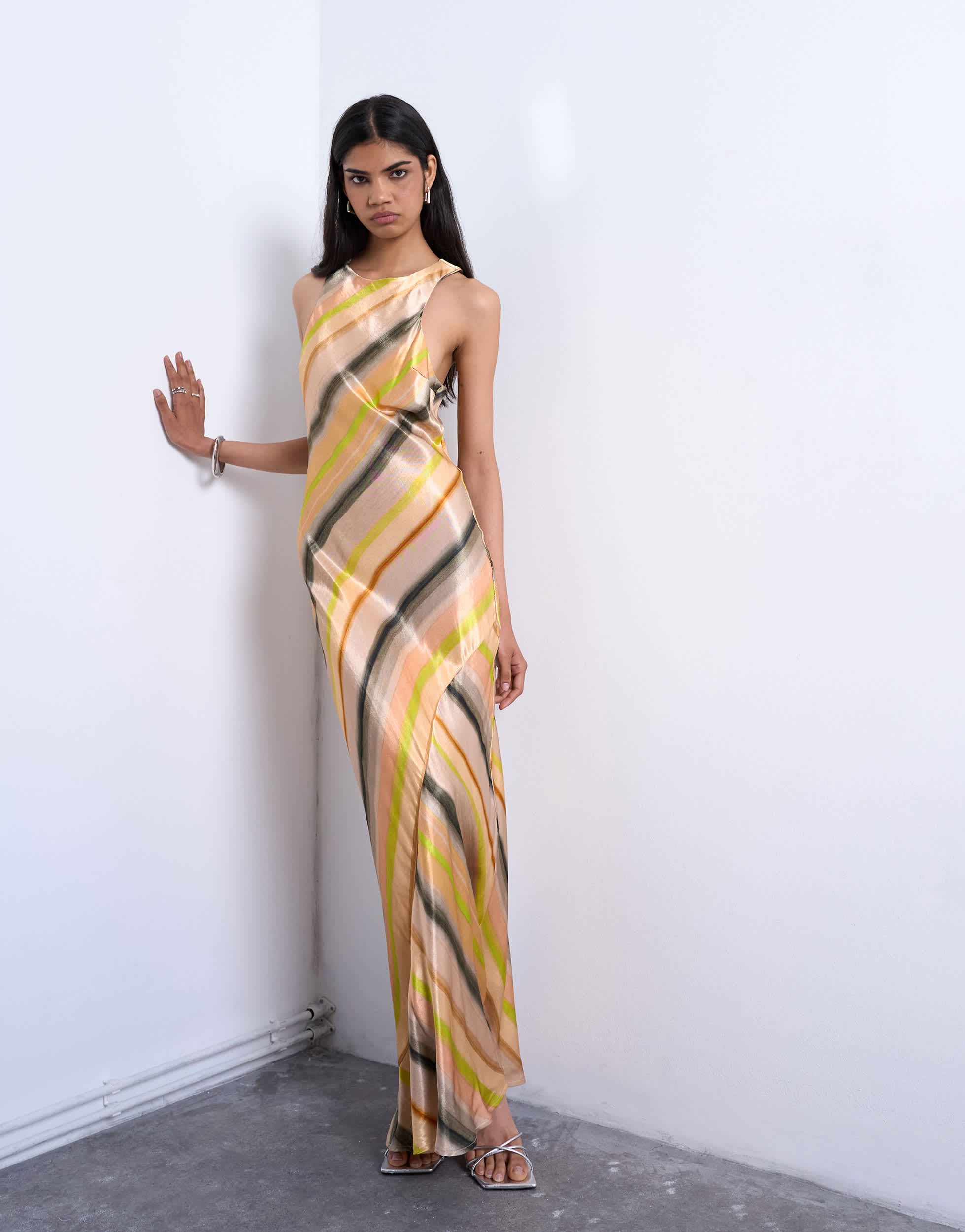 Robe midi Topshop à col montant et rayures ombrées en satin