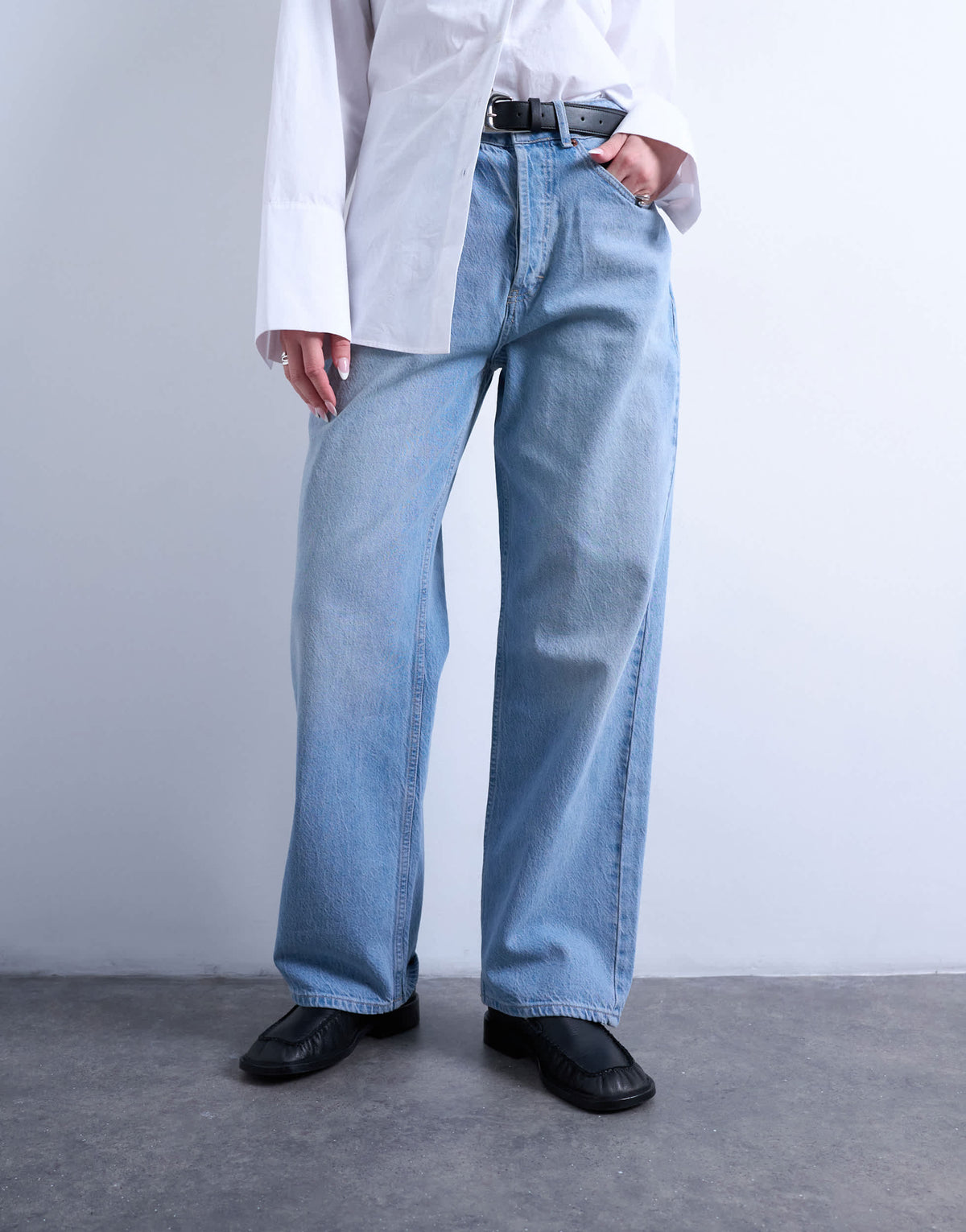 Topshop Hourglass mid rise loose fit straight jean in bleach