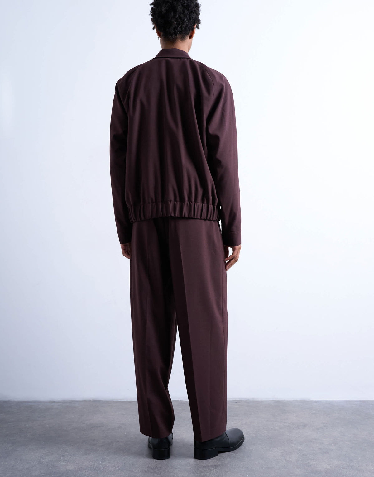 Topman relaxed tapered trousers in burgundy