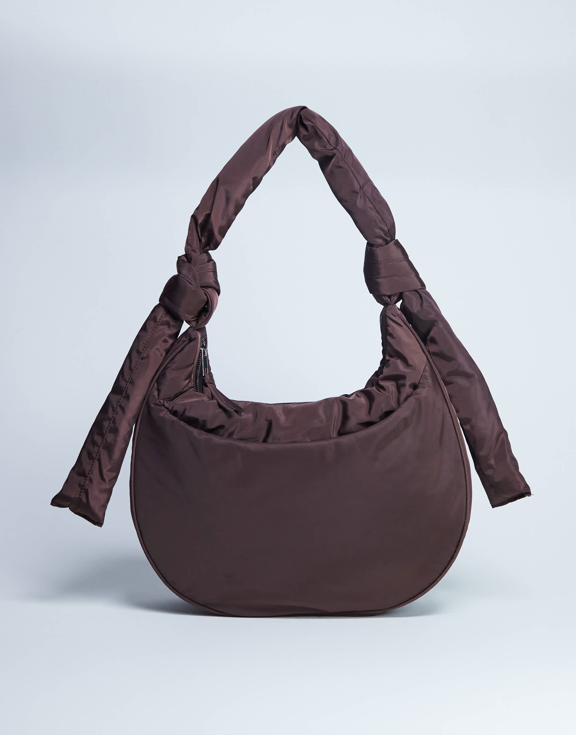 Sac bandoulière zippé Topshop en nylon éponge couleur chocolat