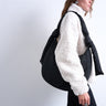 Topshop Schultertasche aus schwarzem Frottee-Nylon mit Reißverschlusstasche