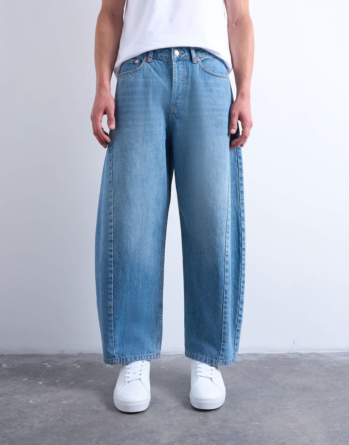 Topman rigid barrel jean in mid wash