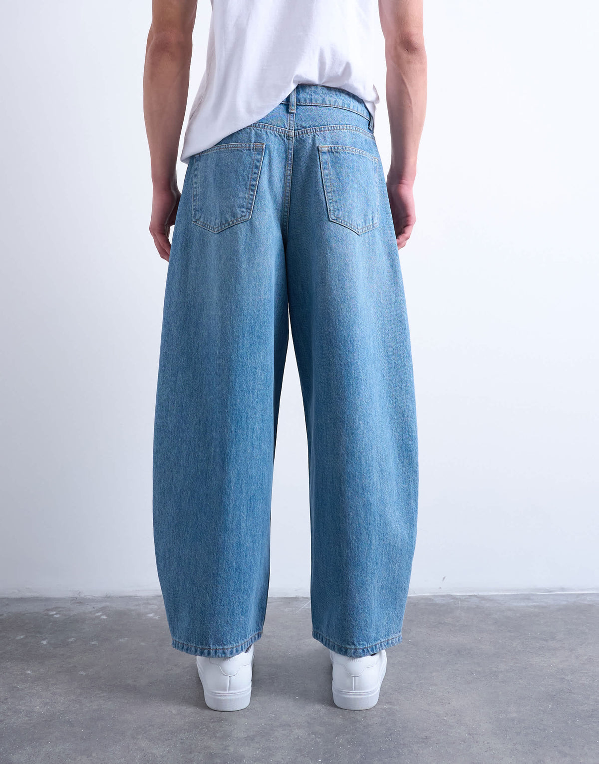 Topman rigid barrel jean in mid wash