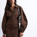 Topshop Minikleid mit strukturierter Rugby-Kragenform in Schokoladenbraun