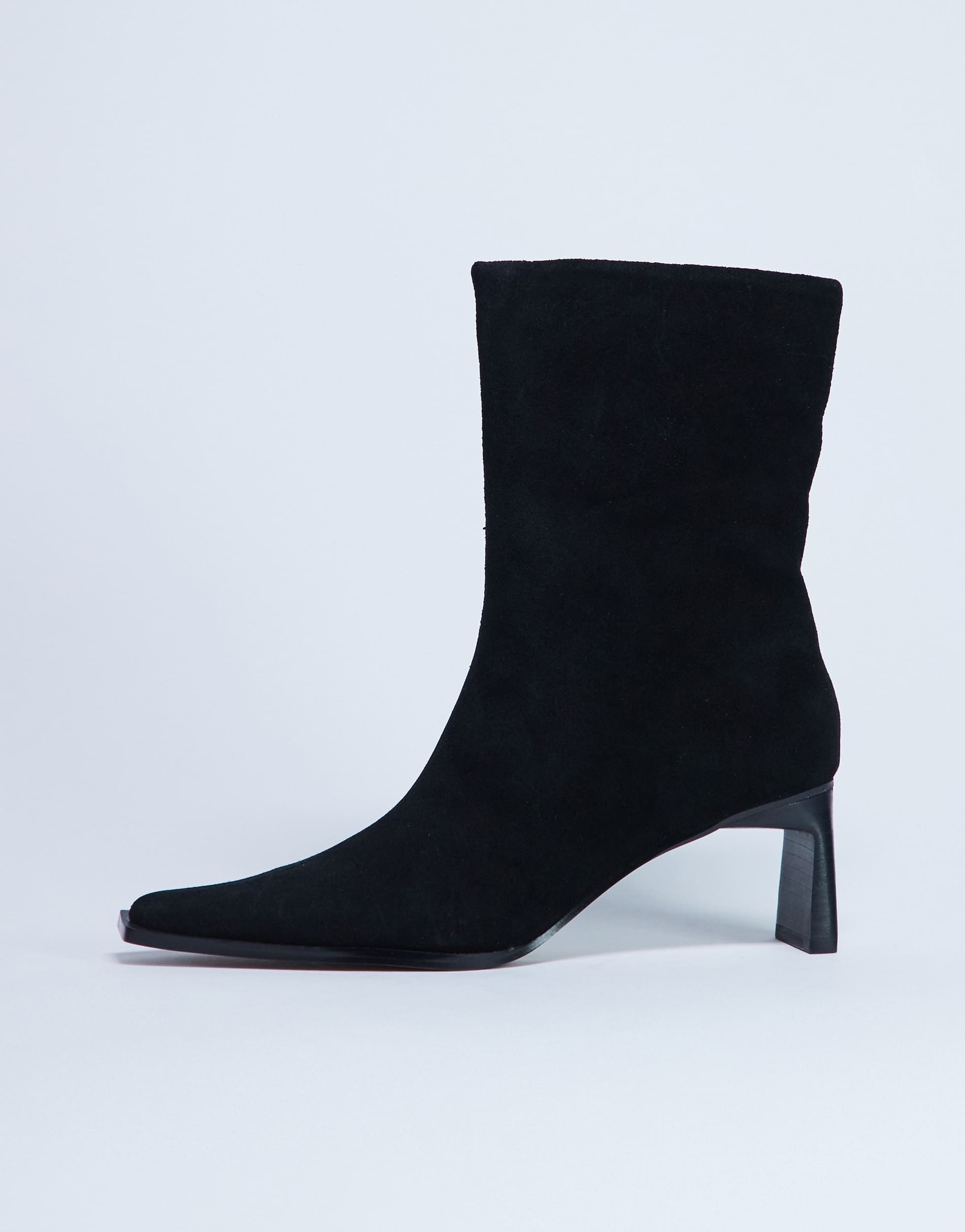 Topshop Nadie Stiefelette mit eckiger Spitze und Absatz aus schwarzem Wildleder