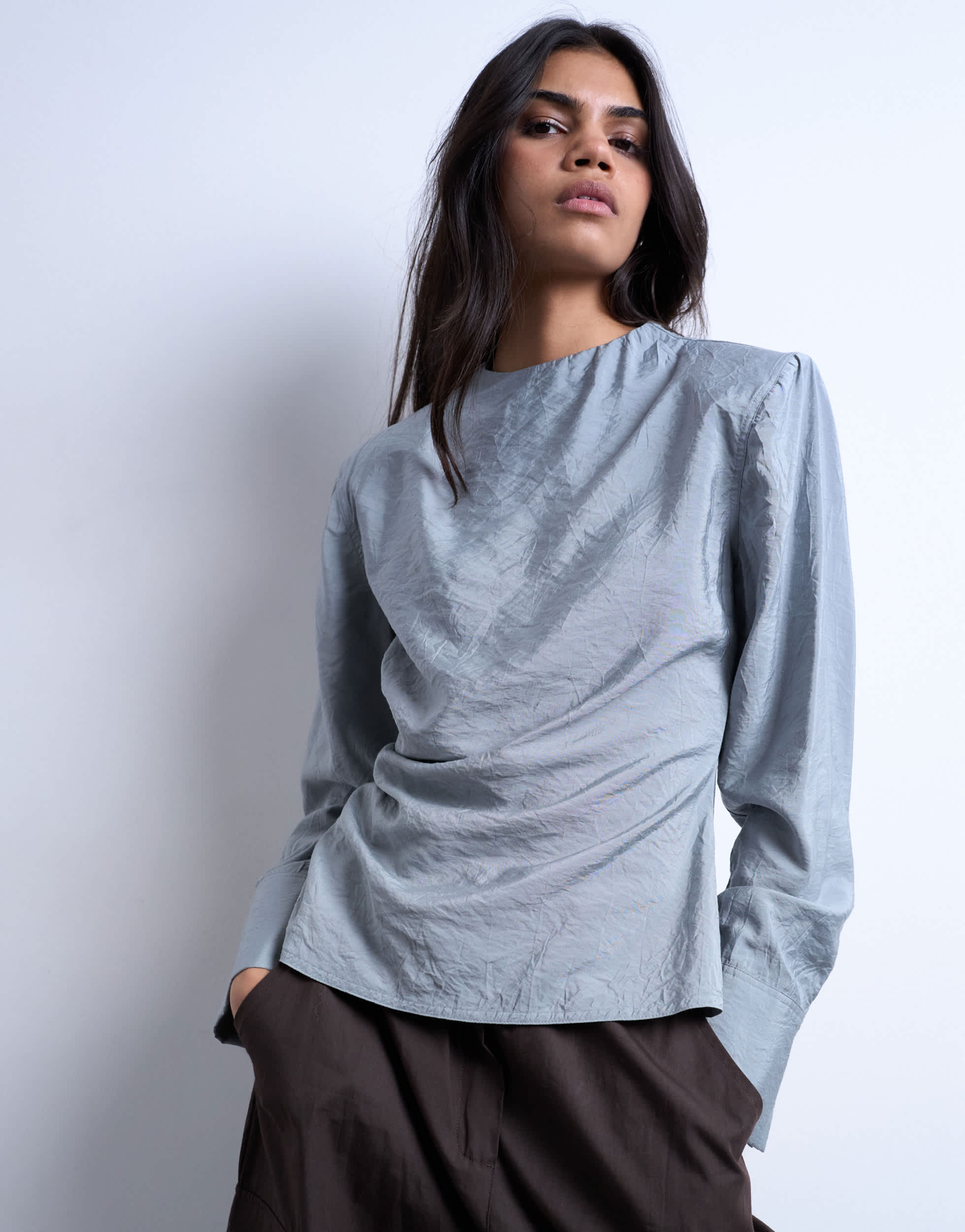 Topshop Langarmshirt mit Raffung an der Seite in Grau