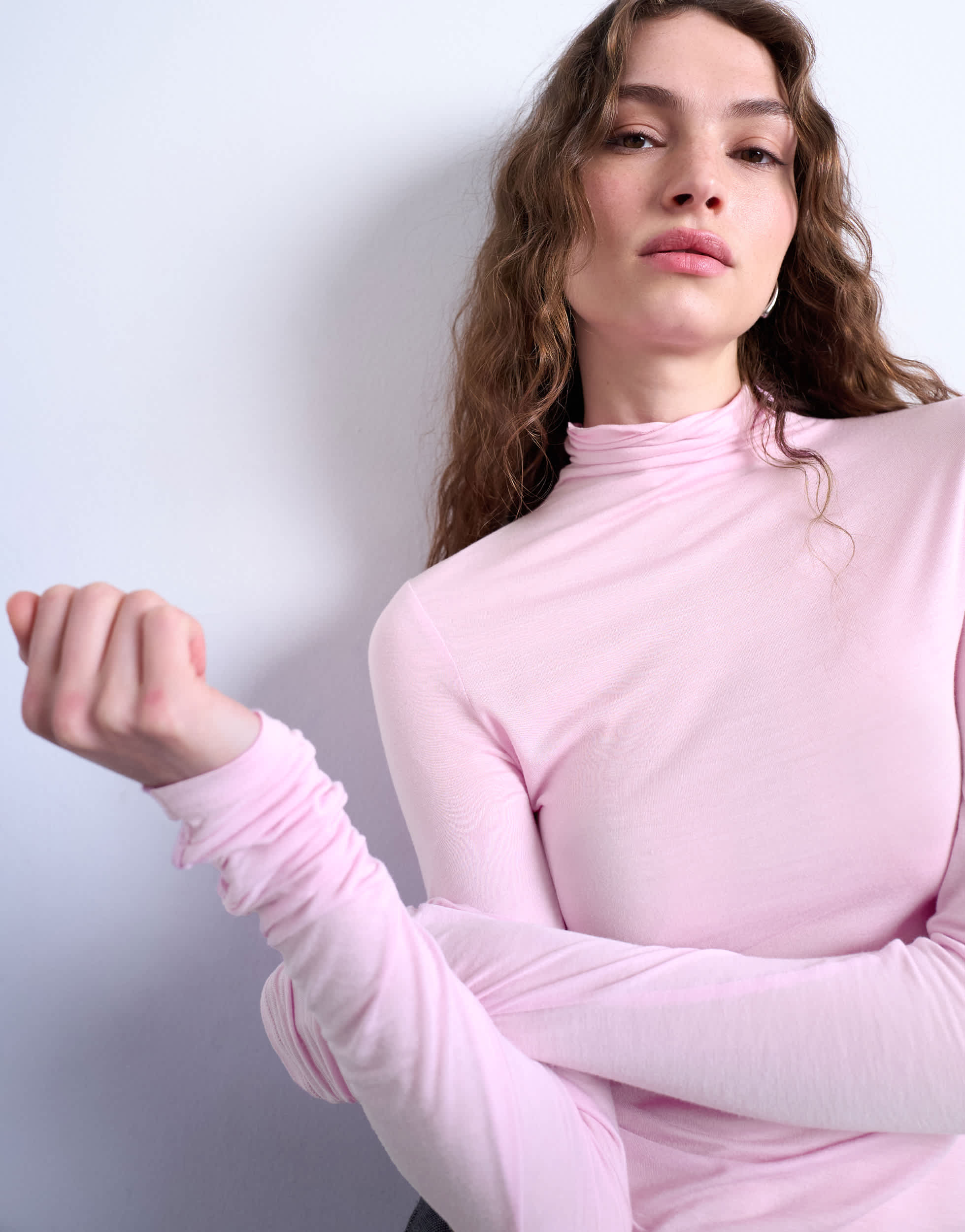 Topshop Langarmshirt aus Viskose mit hohem Kragen in Rosa