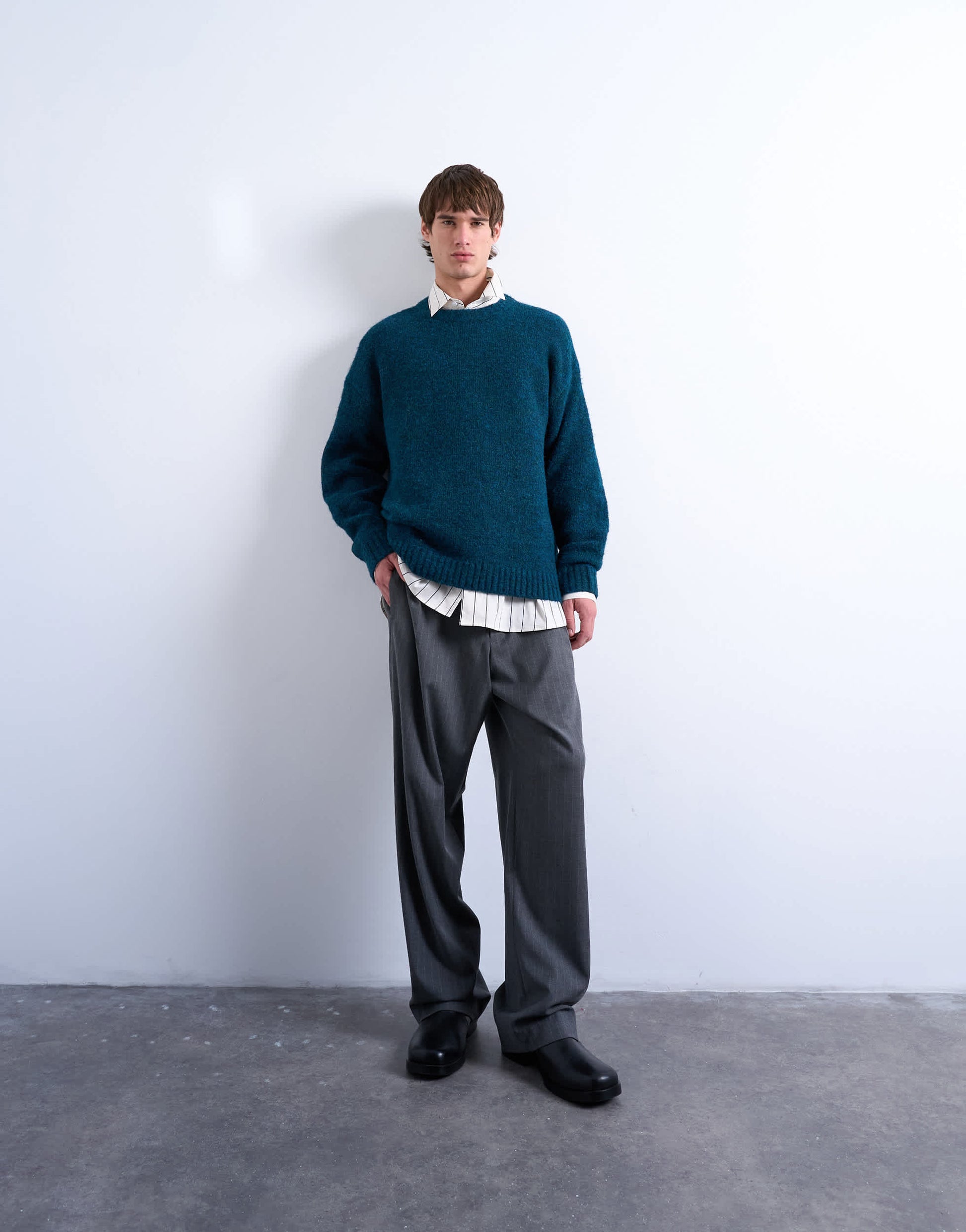 Topman loose knit crew jumper in dark blue