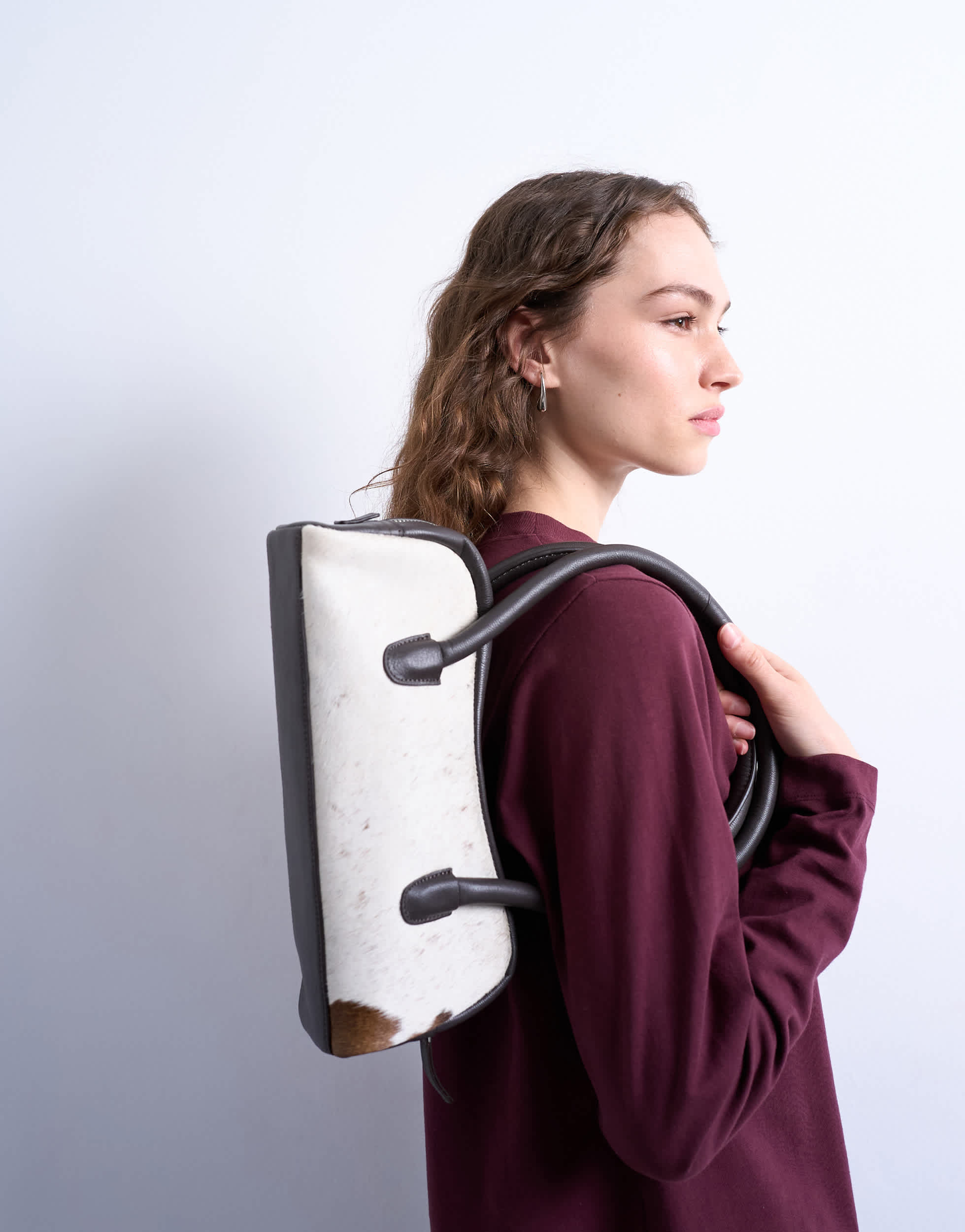 Topshop Sullivan Schultertasche aus echtem Leder mit Kuhfellmuster