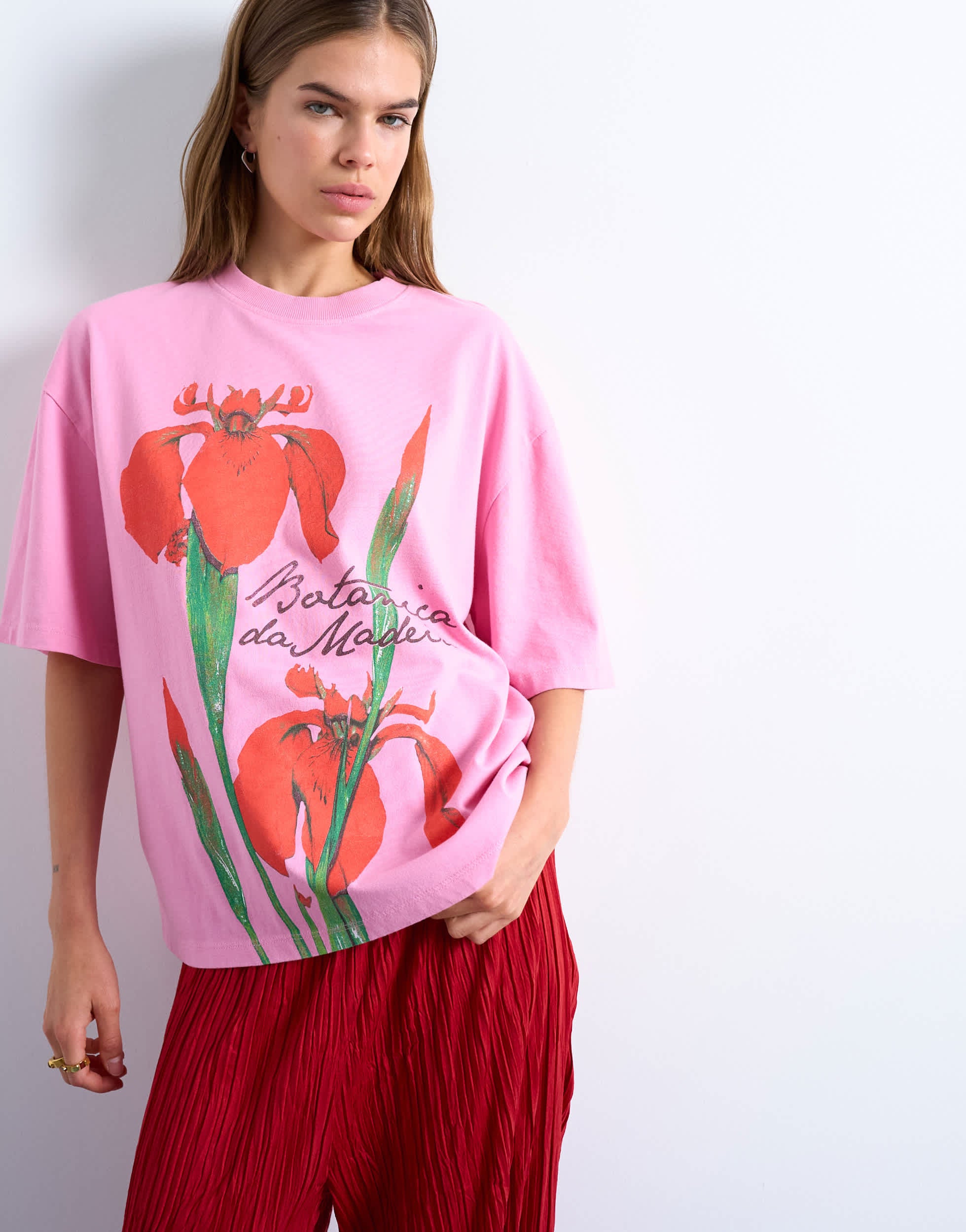 Topshop Oversize-T-Shirt mit grafischem Blumenmuster in Rosa