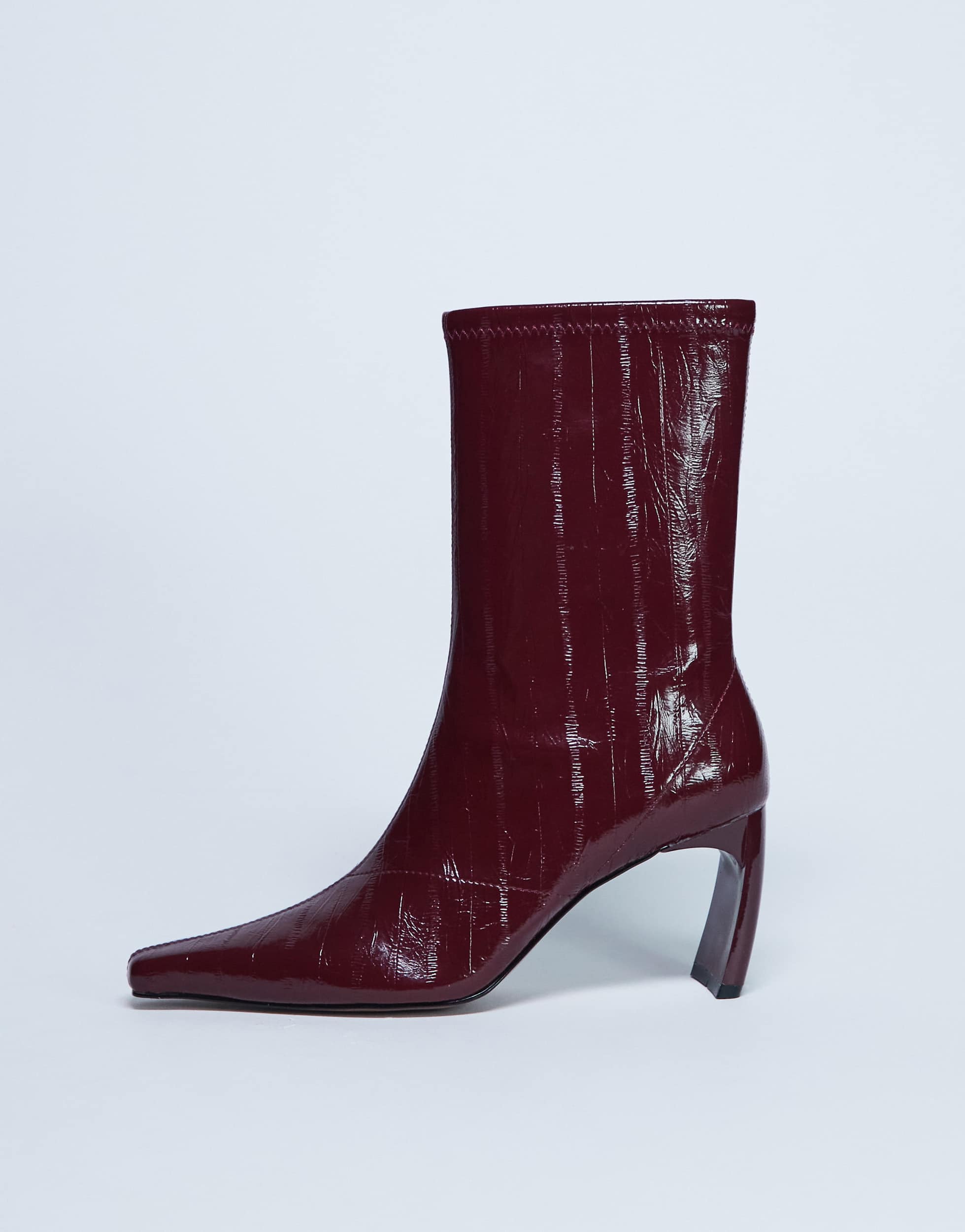 Topshop Pearl Stiefelette mit spitzer Zehenpartie in burgunderrotem Aal