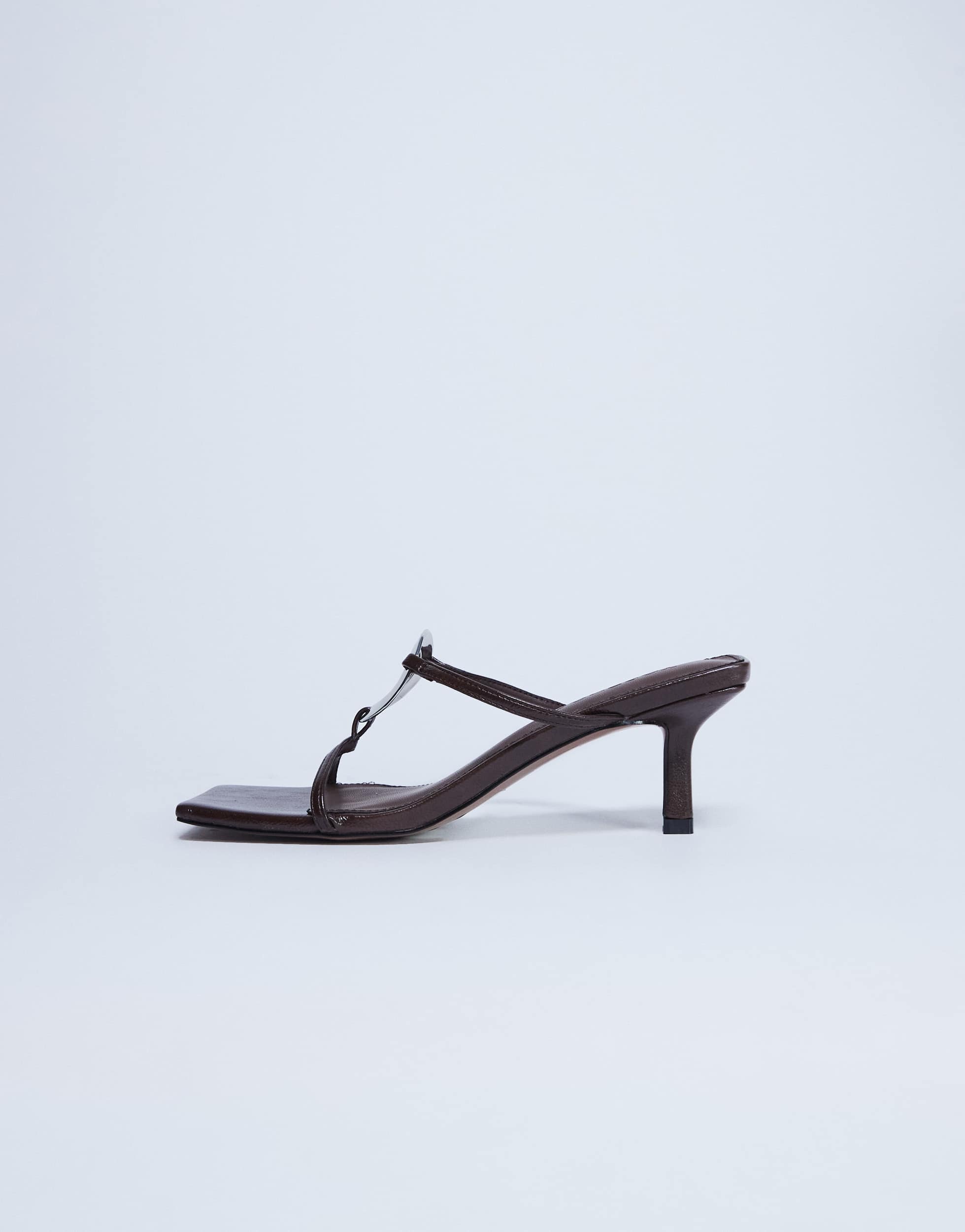 Mules à bout carré et talon Topshop Alice Hardware couleur chocolat