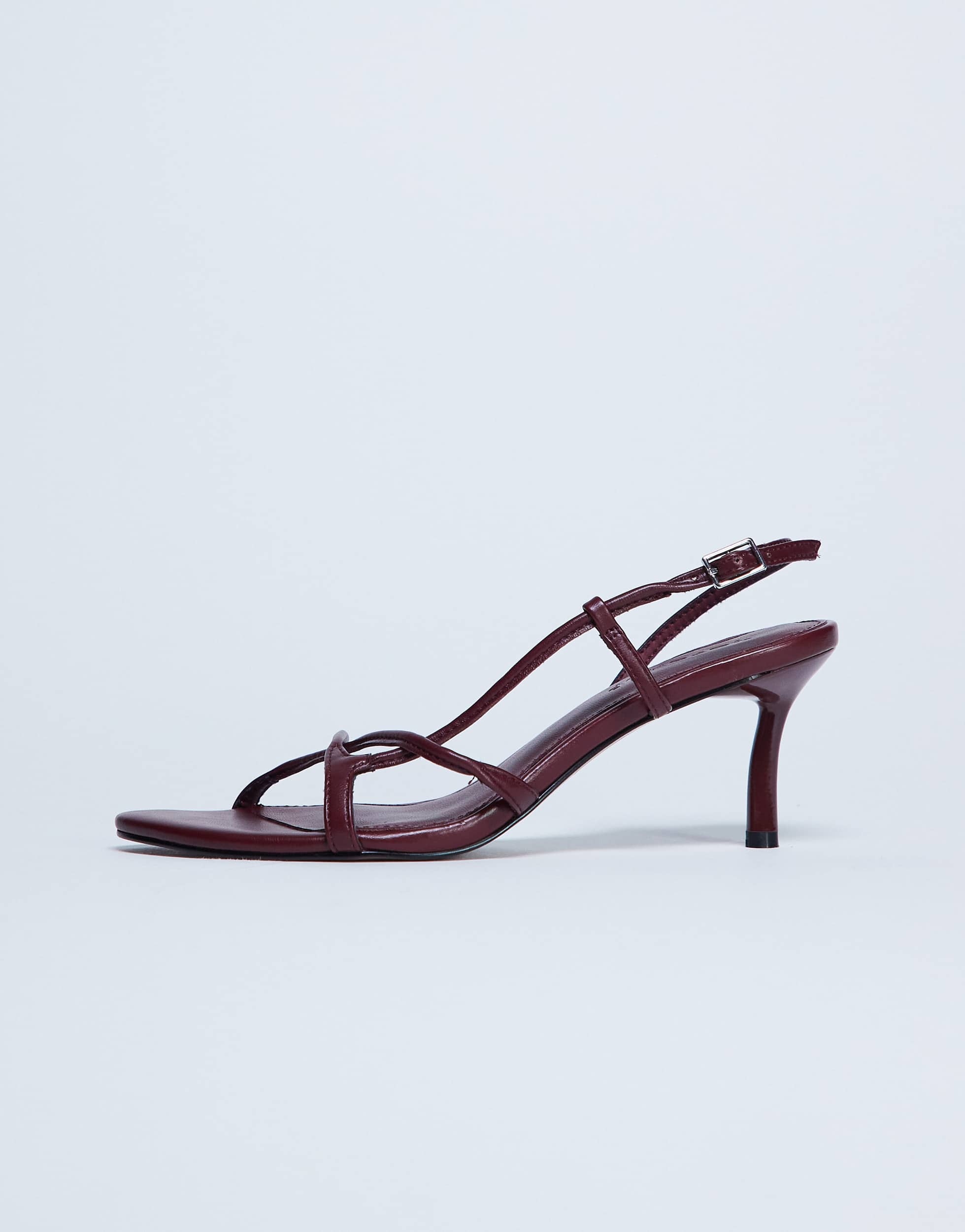 Sandales à talon mi-haut minimalistes Amelia de Topshop, couleur bordeaux