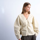 Topshop Top mit V-Ausschnitt und ovalen Ärmeln in Creme