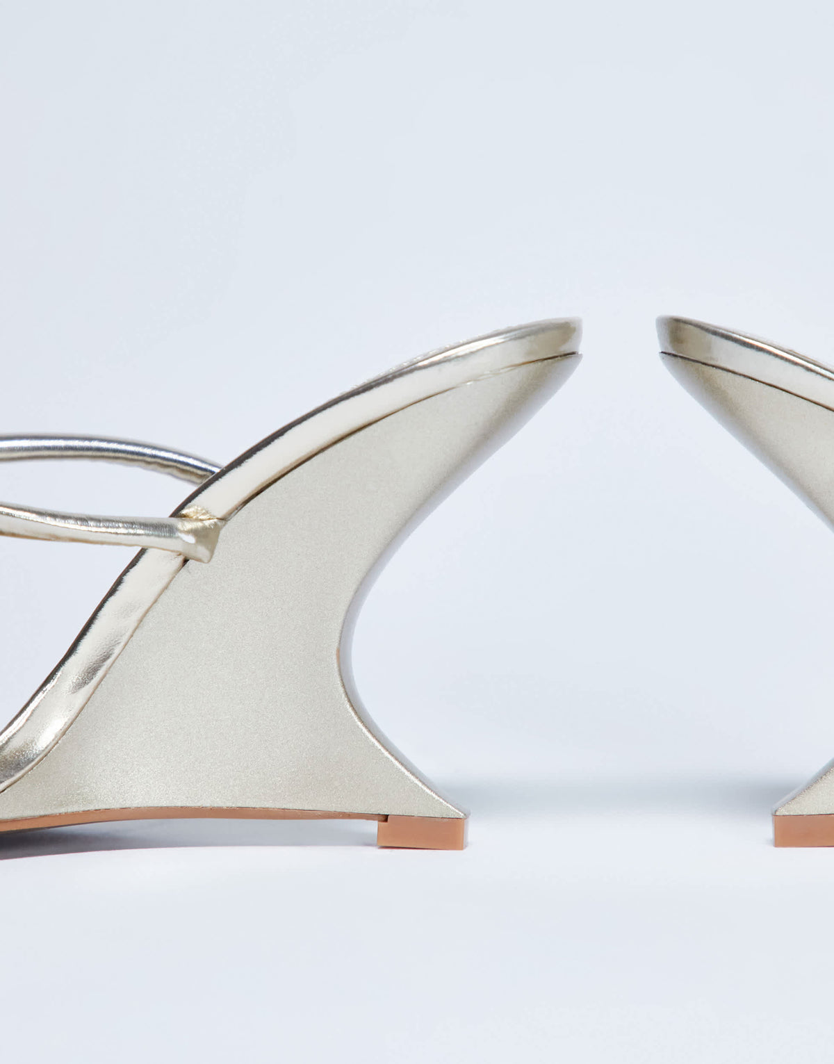 Topshop Alexa sculptured wedge sandal in gold