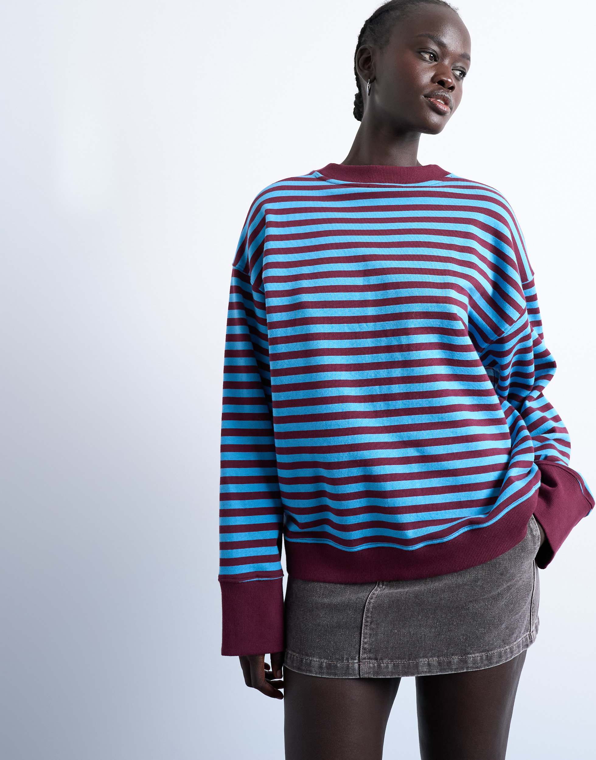 Topshop Oversize-Sweatshirt mit Streifen und tiefem Bündchen in Blau und Burgunderrot