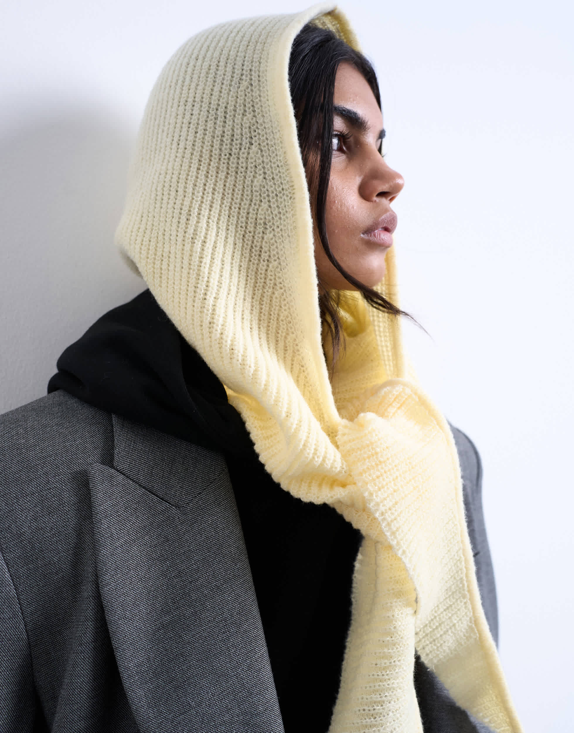 Topshop Krawatten-Sturmhaube in Buttermilch