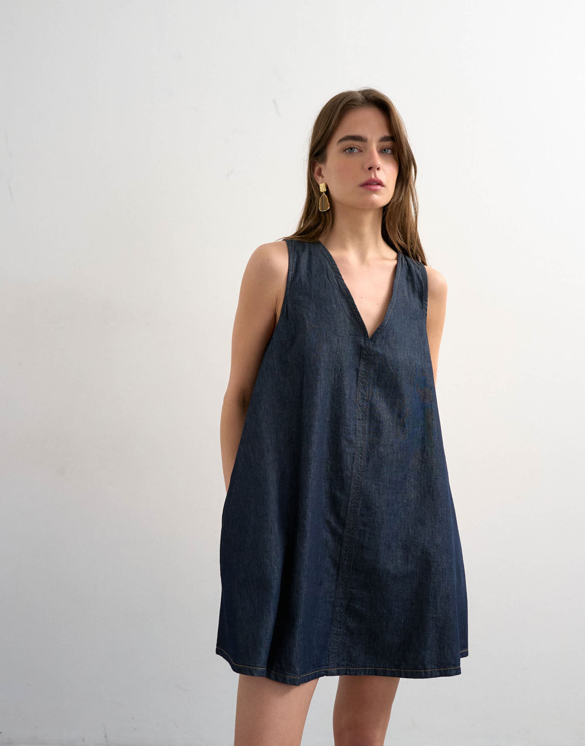 Topshop denim mini v -neck shift dress in indigo rinse