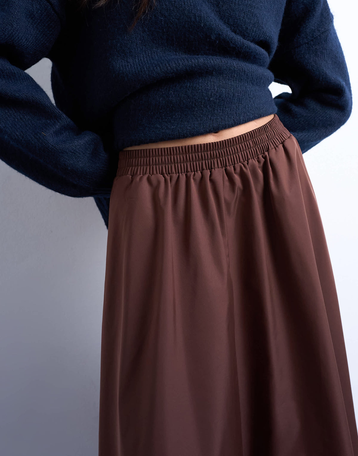 Topshop full circle midi skirt with elasticated waist in chocolate