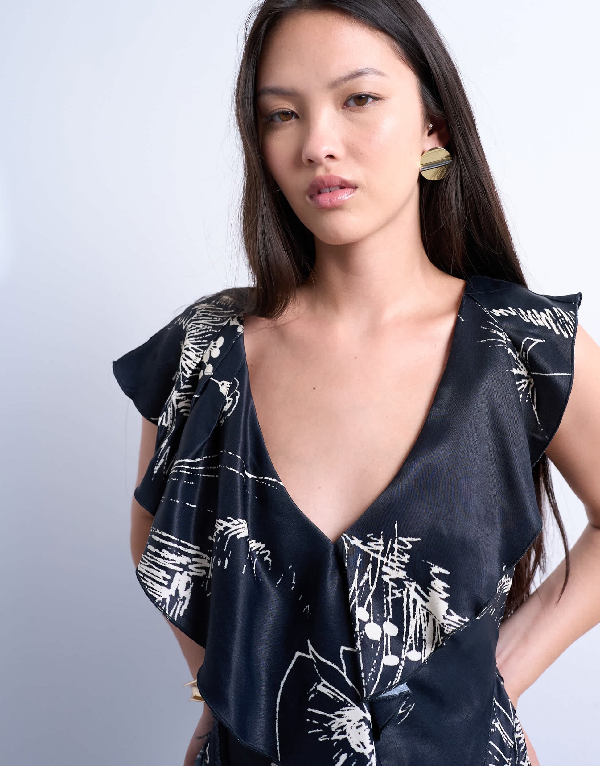 Topshop raw seemed frill maxi dress in mono winding floral