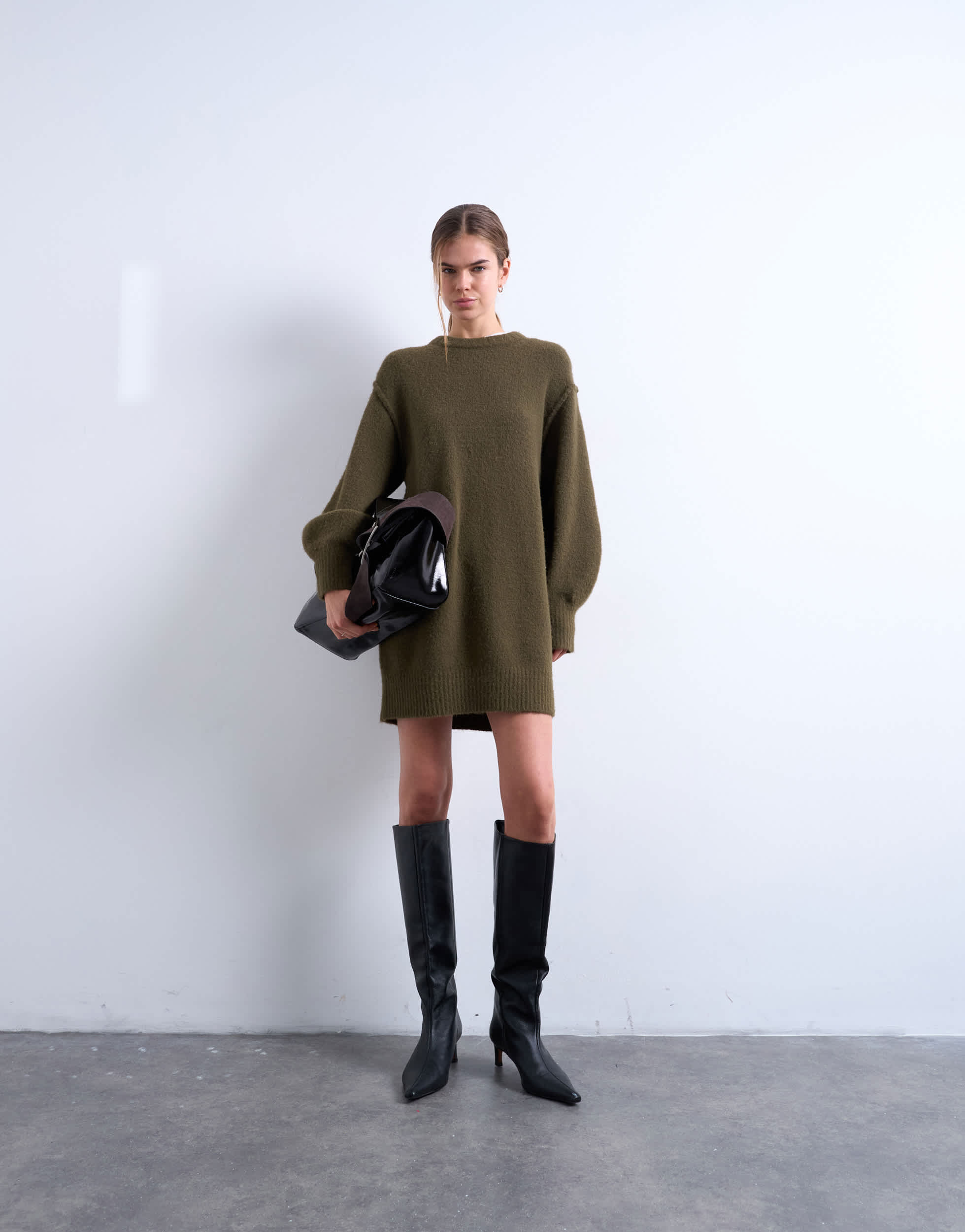 Topshop Strickkleid aus Wolle mit Rundhalsausschnitt, Minikleid in Khaki