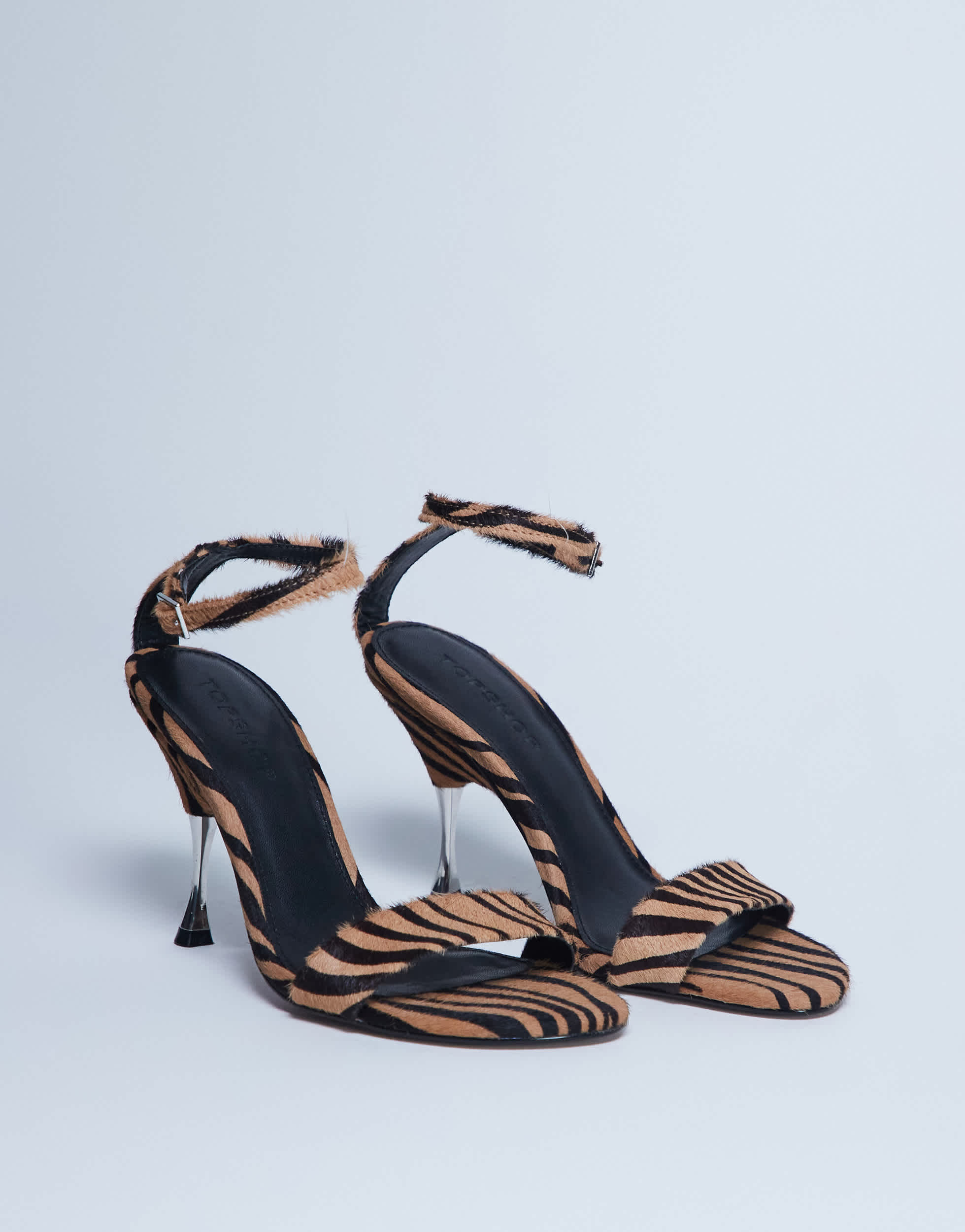 Sandales à talons hauts Topshop Fran en cuir véritable imprimé tigre avec détails métalliques.
