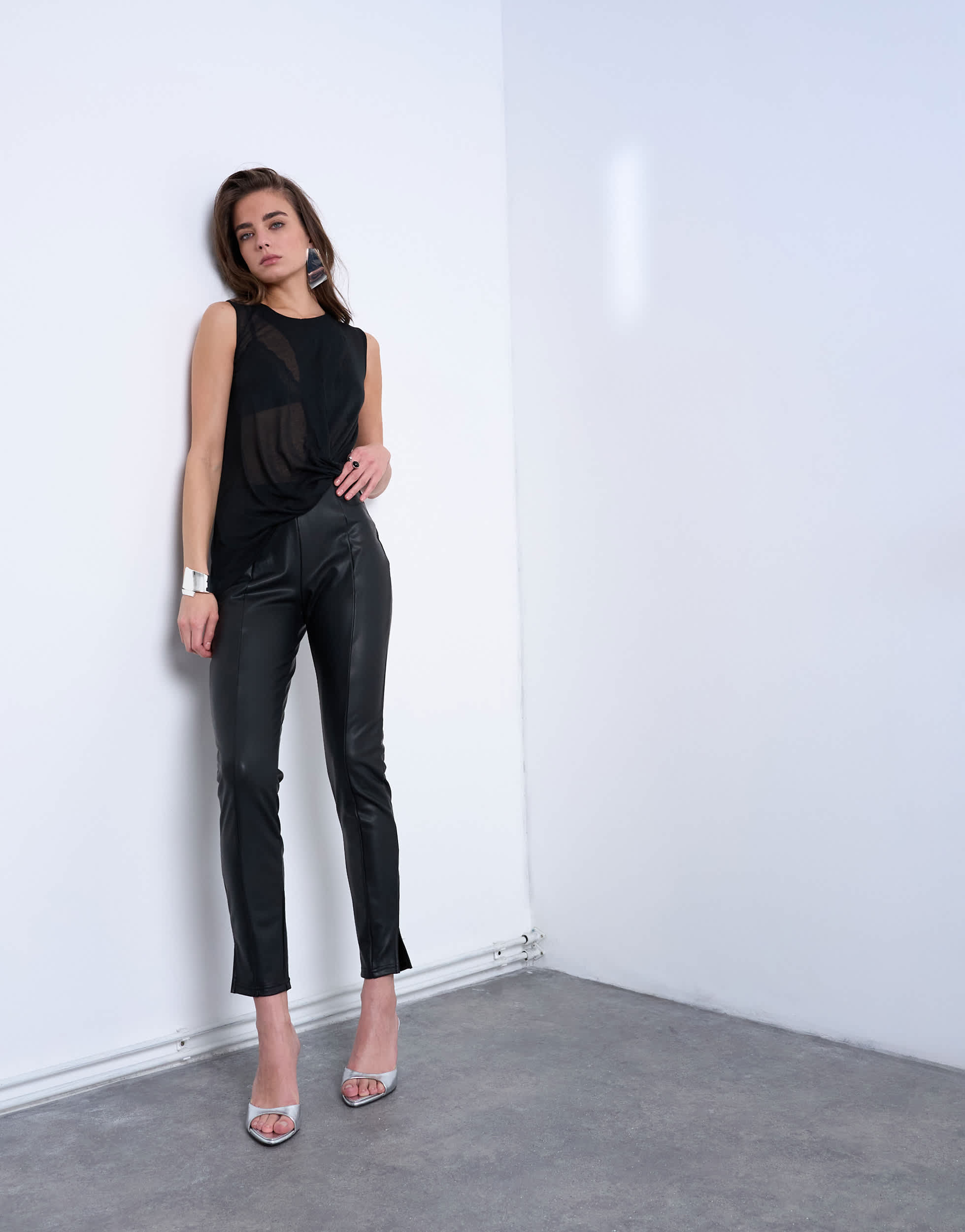 Topshop Skinny-Hose aus Kunstleder in Schwarz