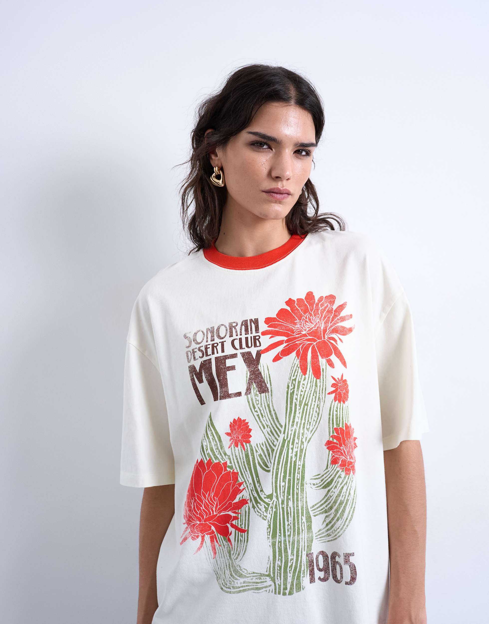 Topshop Oversize-T-Shirt mit grafischem Kaktusmuster und Kontrastärmeln in Ecru