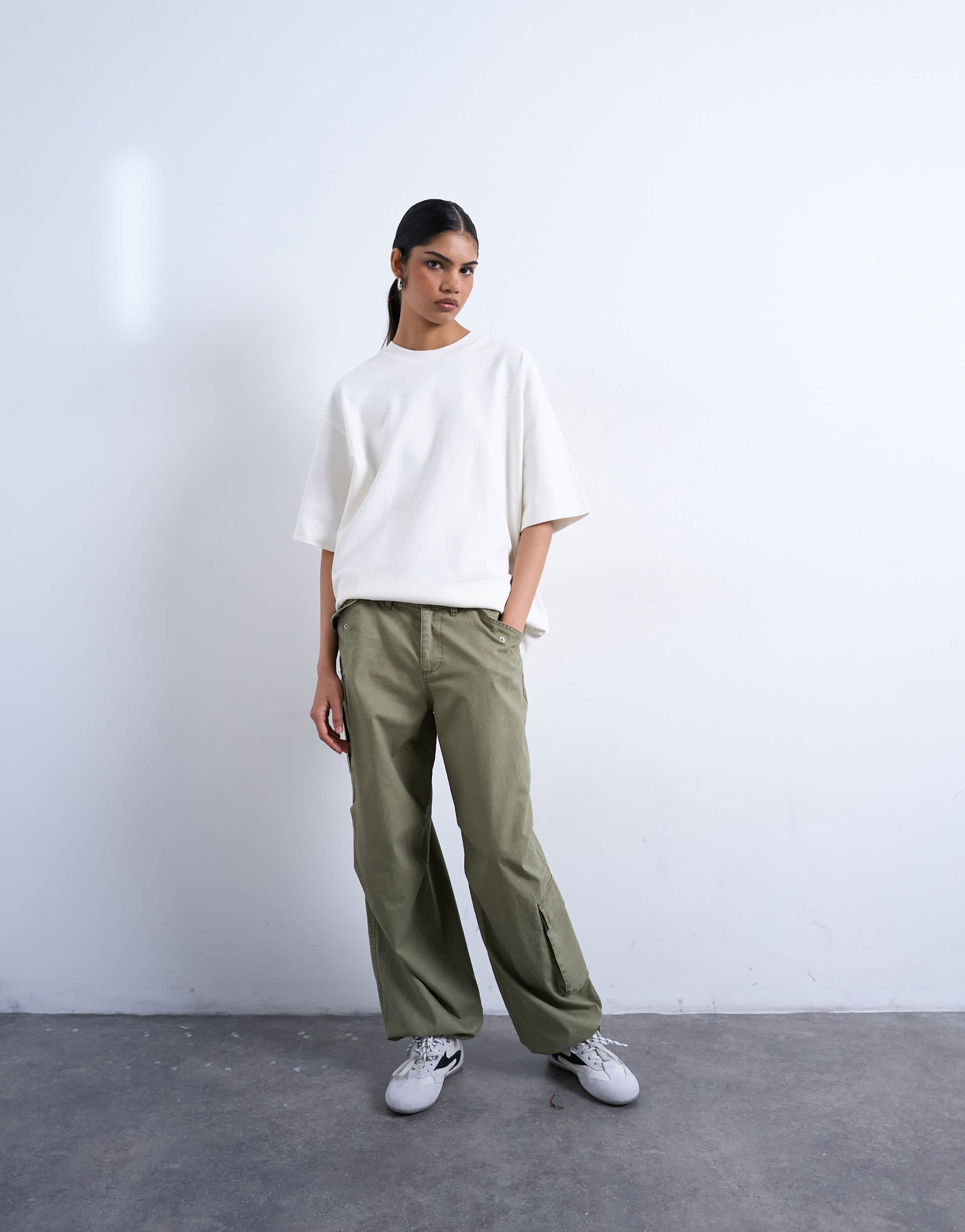Topshop Ripstop-Cargohose mit Kordelzug am Saum in Khaki