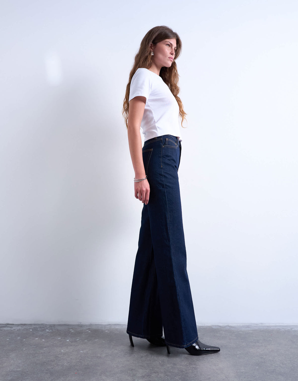 Topshop Pippa mid rise comfort stretch flare jean in indigo rinse