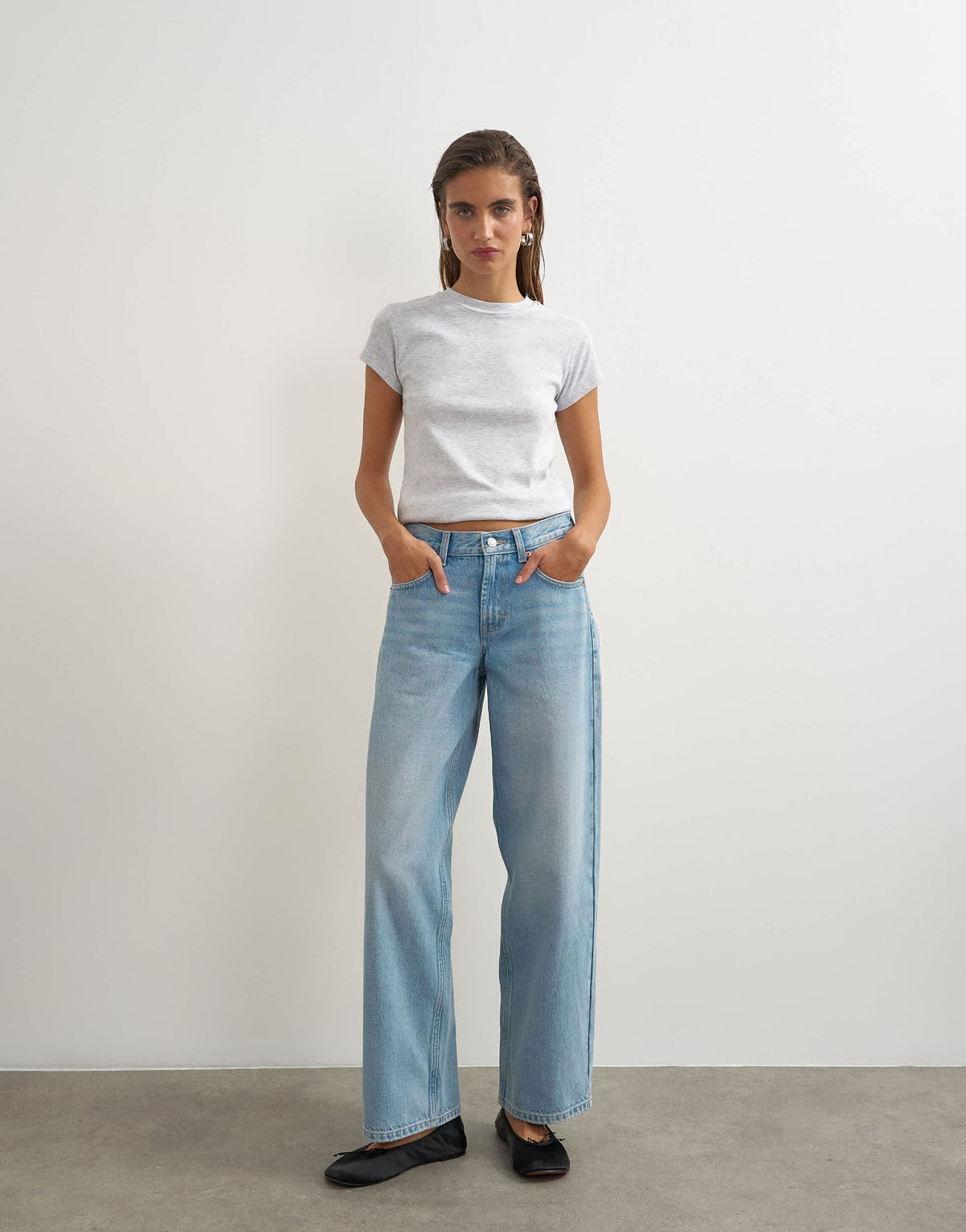 Topshop Cinch low rise relaxed jean in bleach