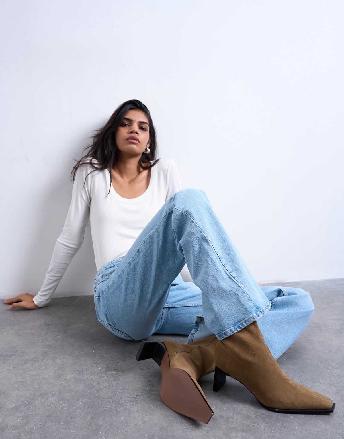 Topshop Pippa mid rise comfort stretch flare jean in bleach