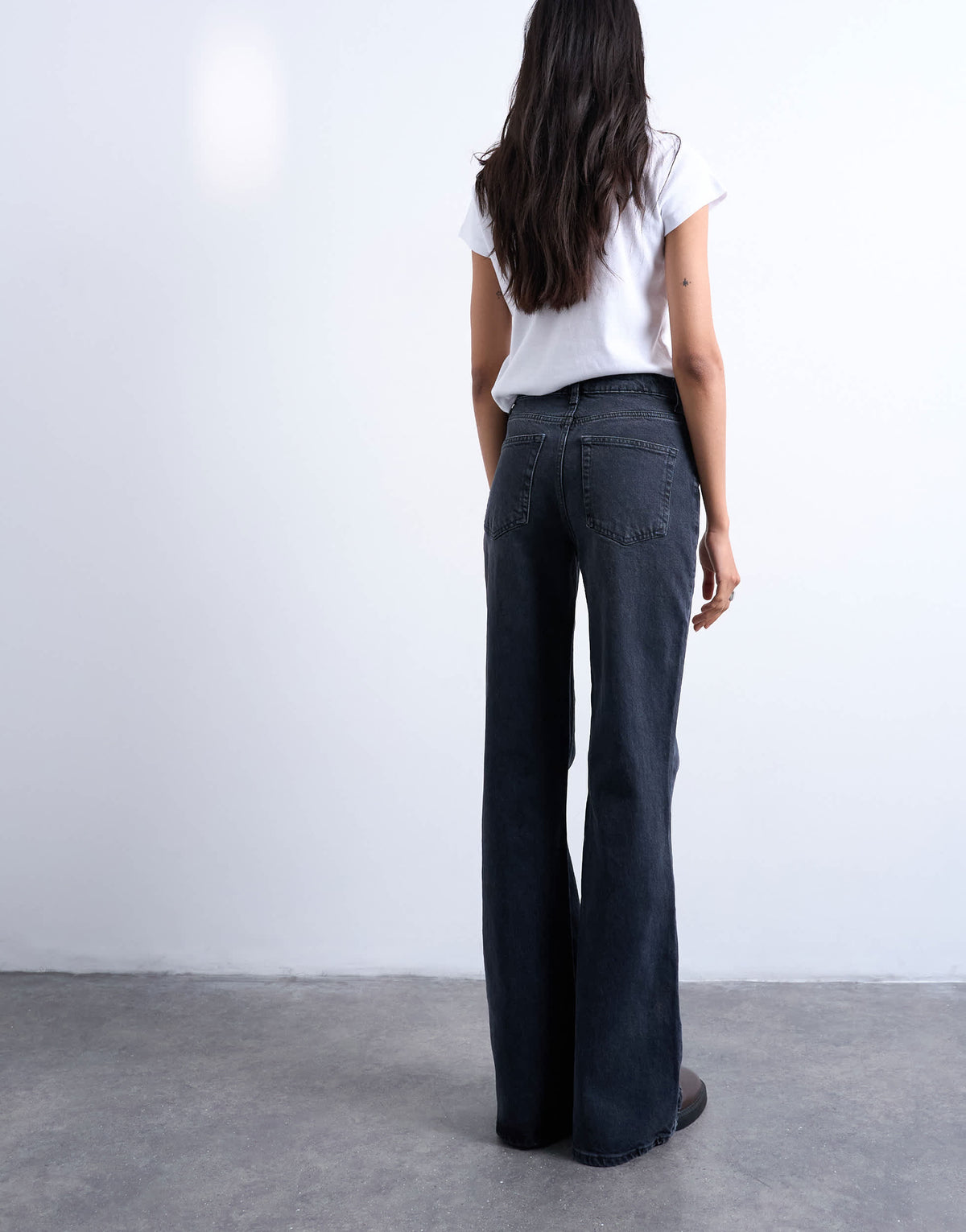 Topshop Pippa mid rise comfort stretch flare jean in washed black