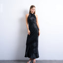 Topshop Maxikleid mit hohem Kragen und Wasserfallausschnitt in Schwarz