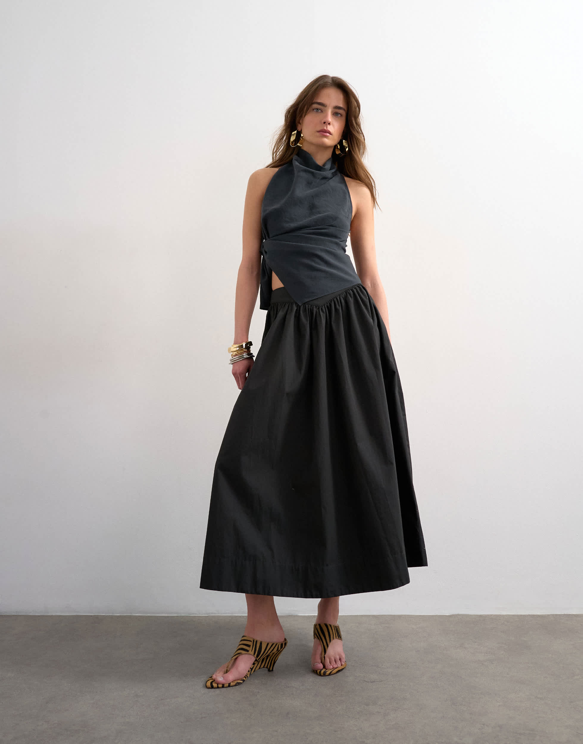 Topshop Maxirock mit tiefer Taille in Schwarz