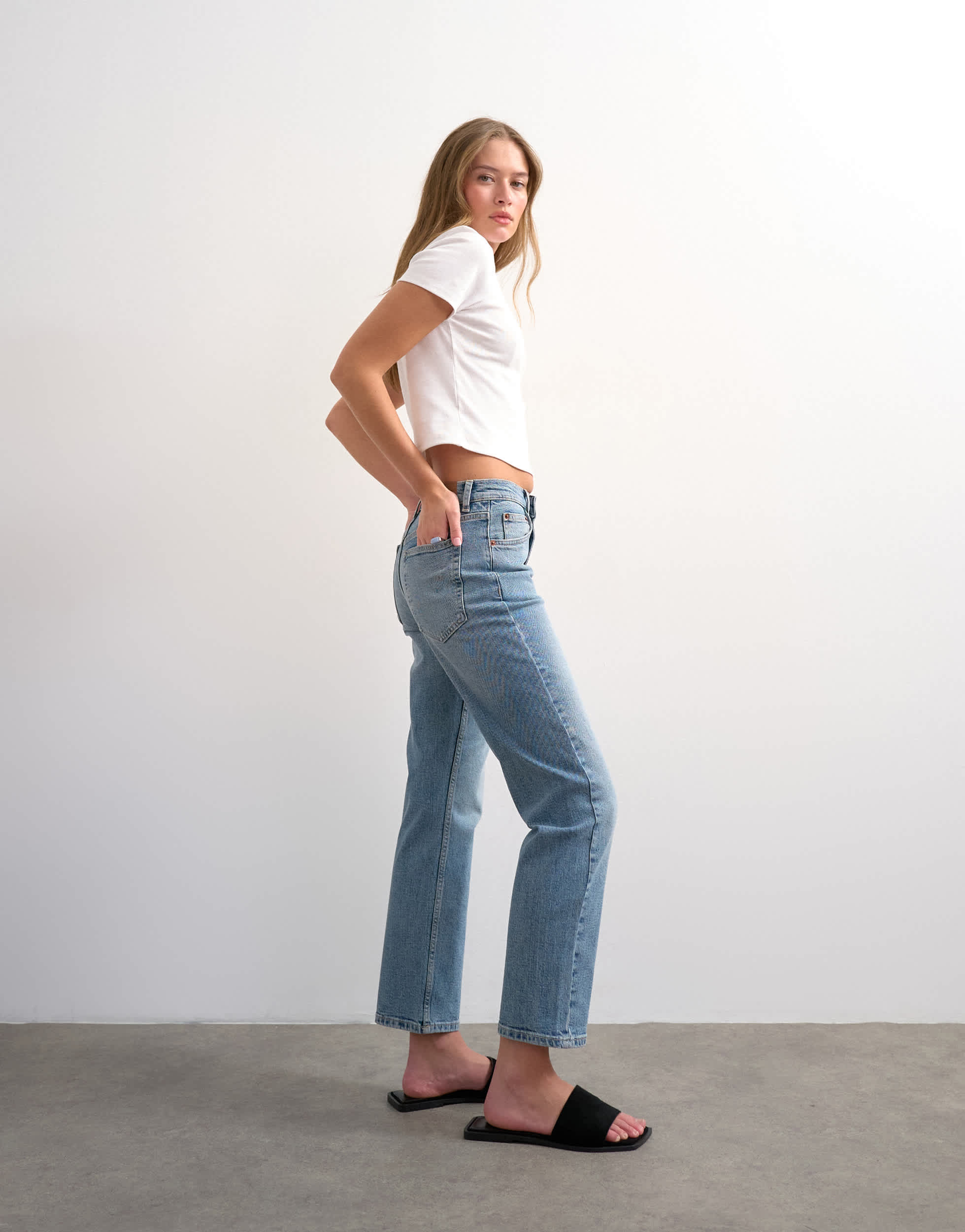Topshop mid rise comfort straight jean in bleach