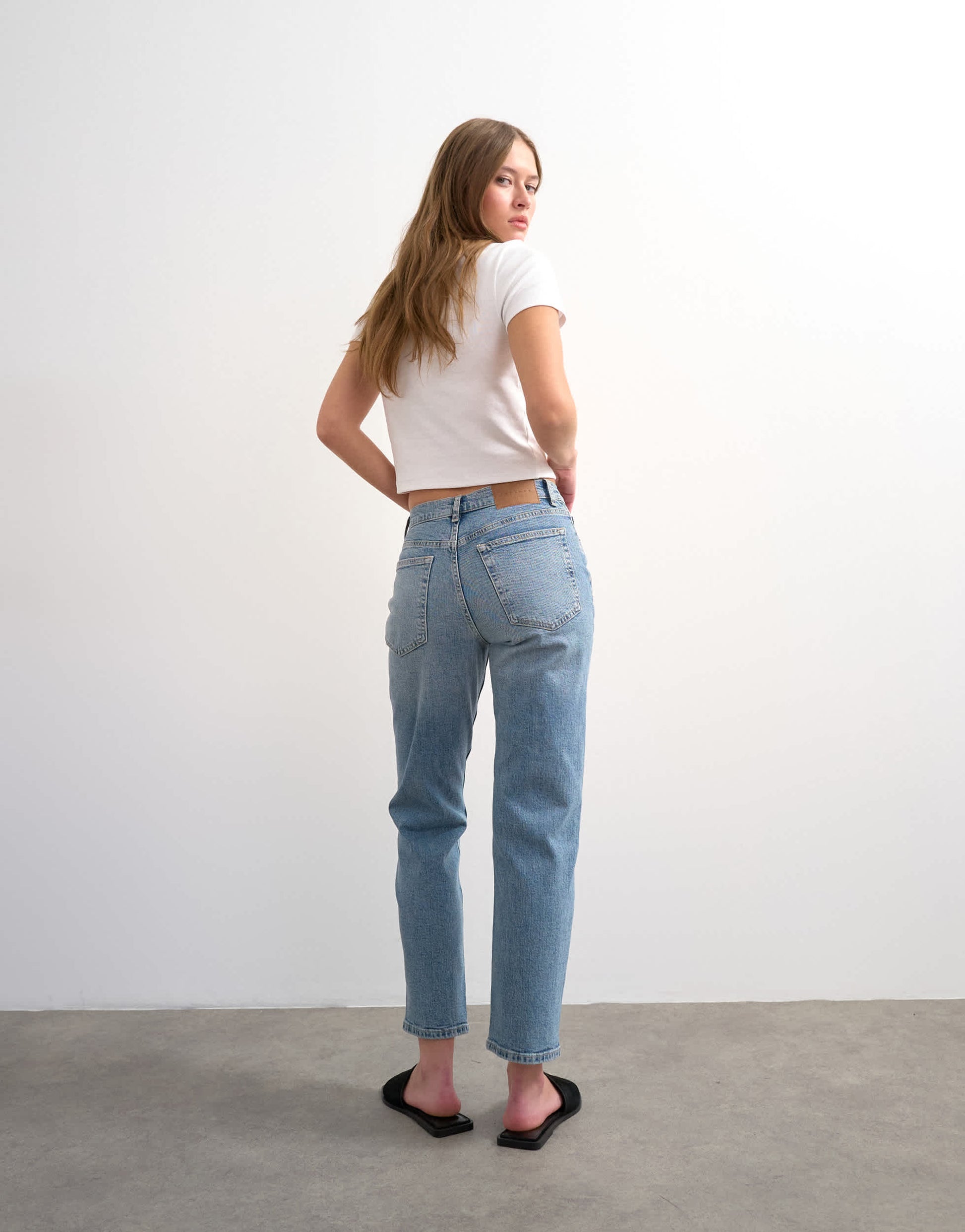 Topshop mid rise comfort straight jean in bleach