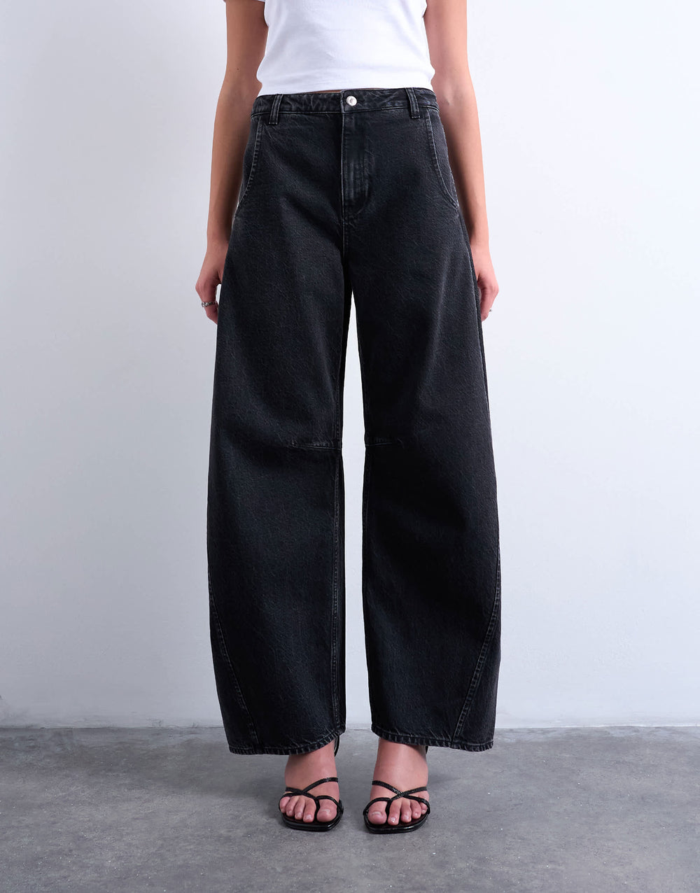 Jean Topshop Horseshoe à taille haute et coupe Barrel Jeans, design circulaire, noir délavé