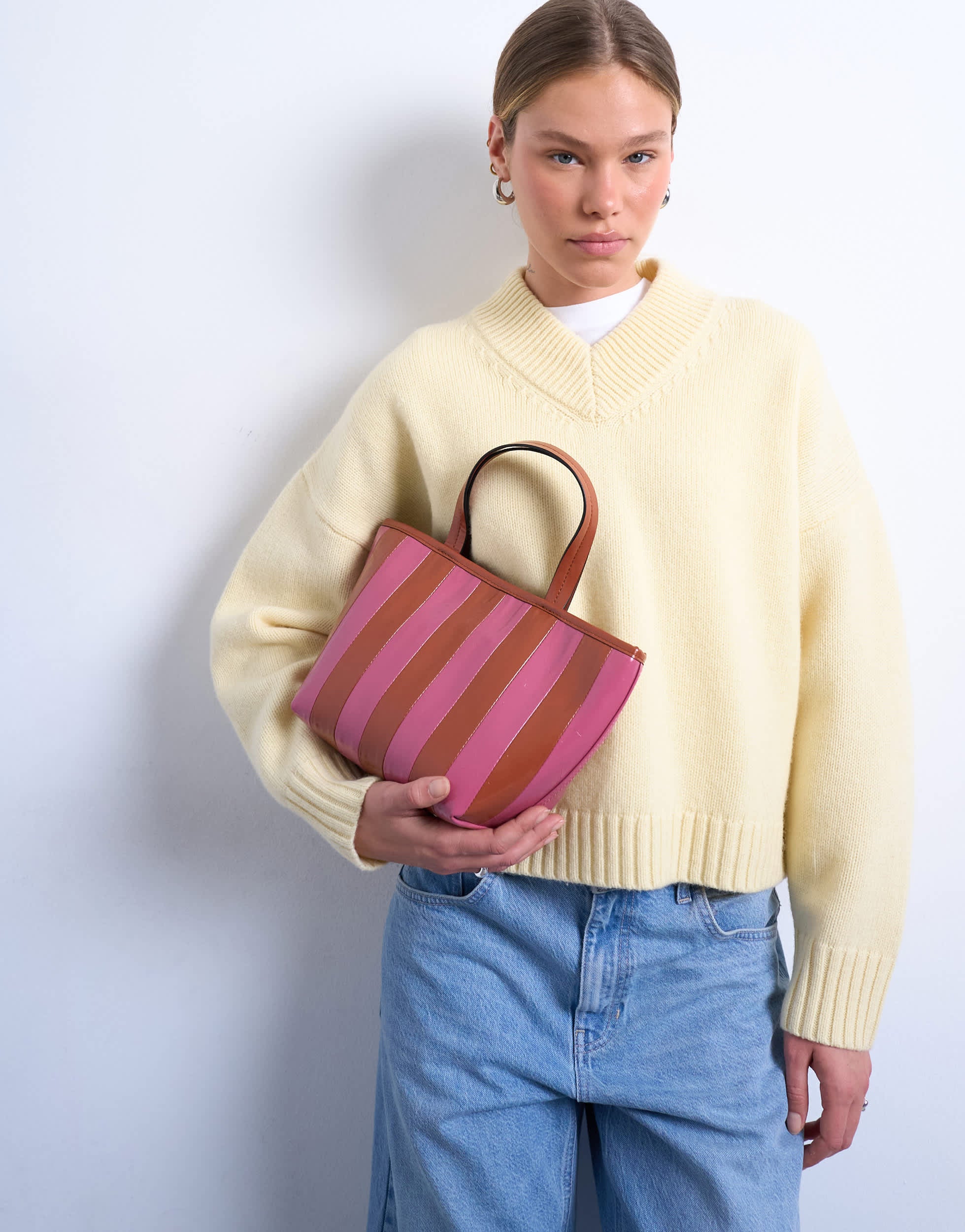 Topshop Gemma Handtasche aus gestreiftem Kunstleder in Rosa und Braun