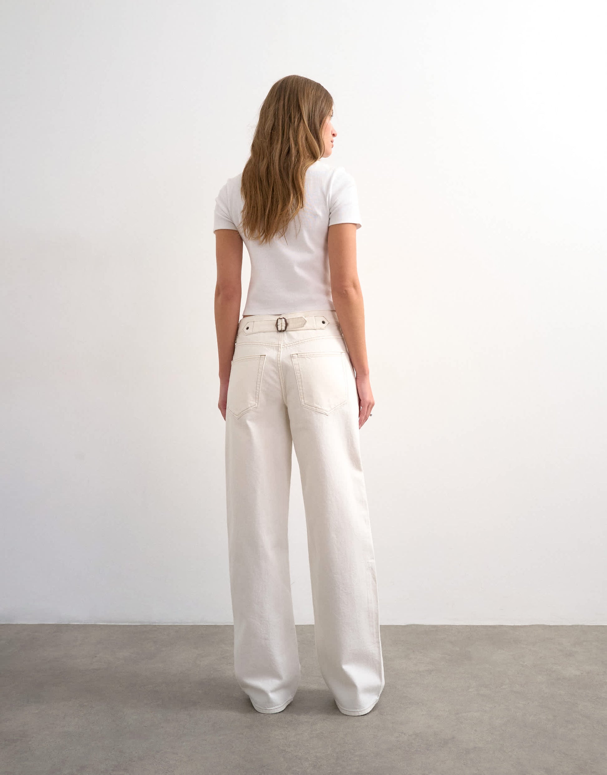 Topshop Cinch low rise relaxed fit jean in bone