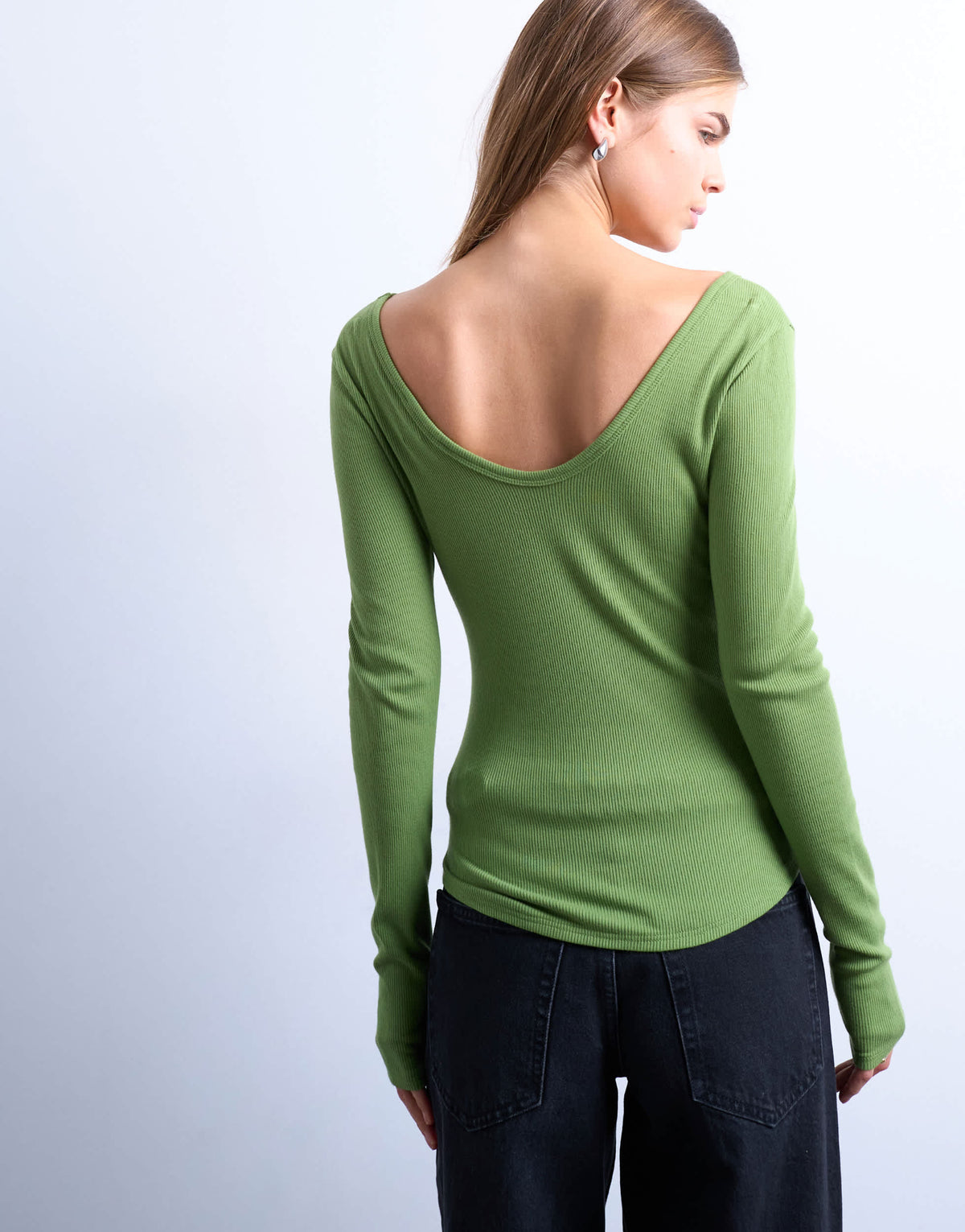 Topshop rib v-neck long sleeve curved hem top in green