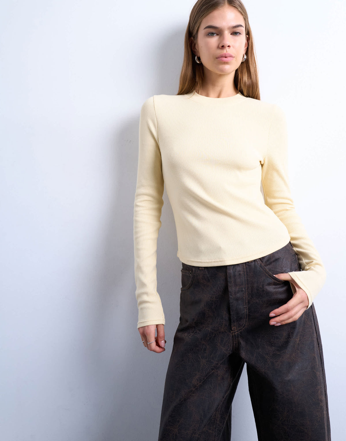 Topshop rib long sleeve curved hem top in buttermilk