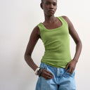 Topshop gerippte Weste mit Rundhalsausschnitt in Grün